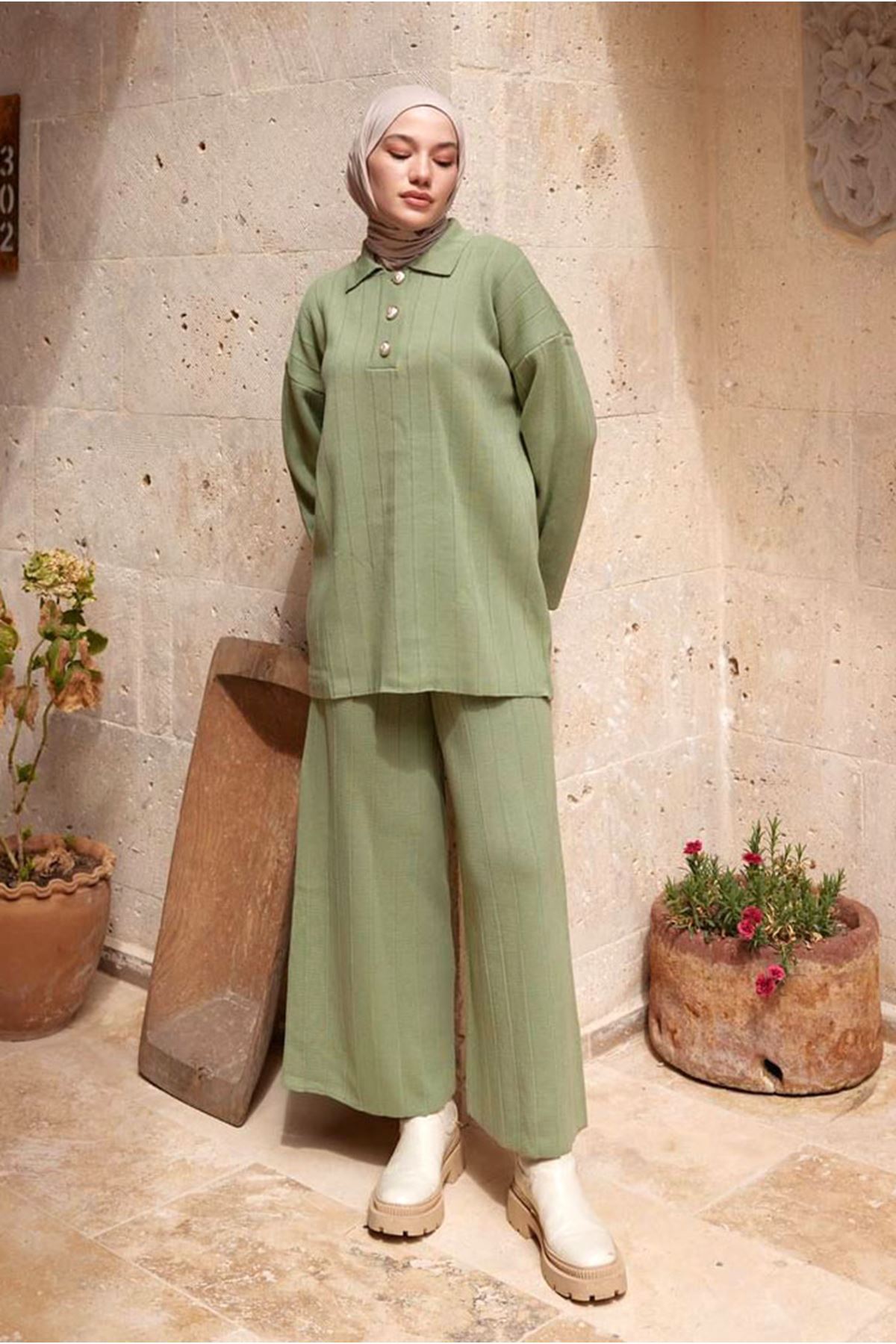 طقم رياضي Moda Rosa لون أخضر