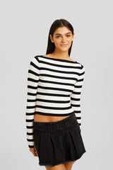 كنزة Bershka لون أسود