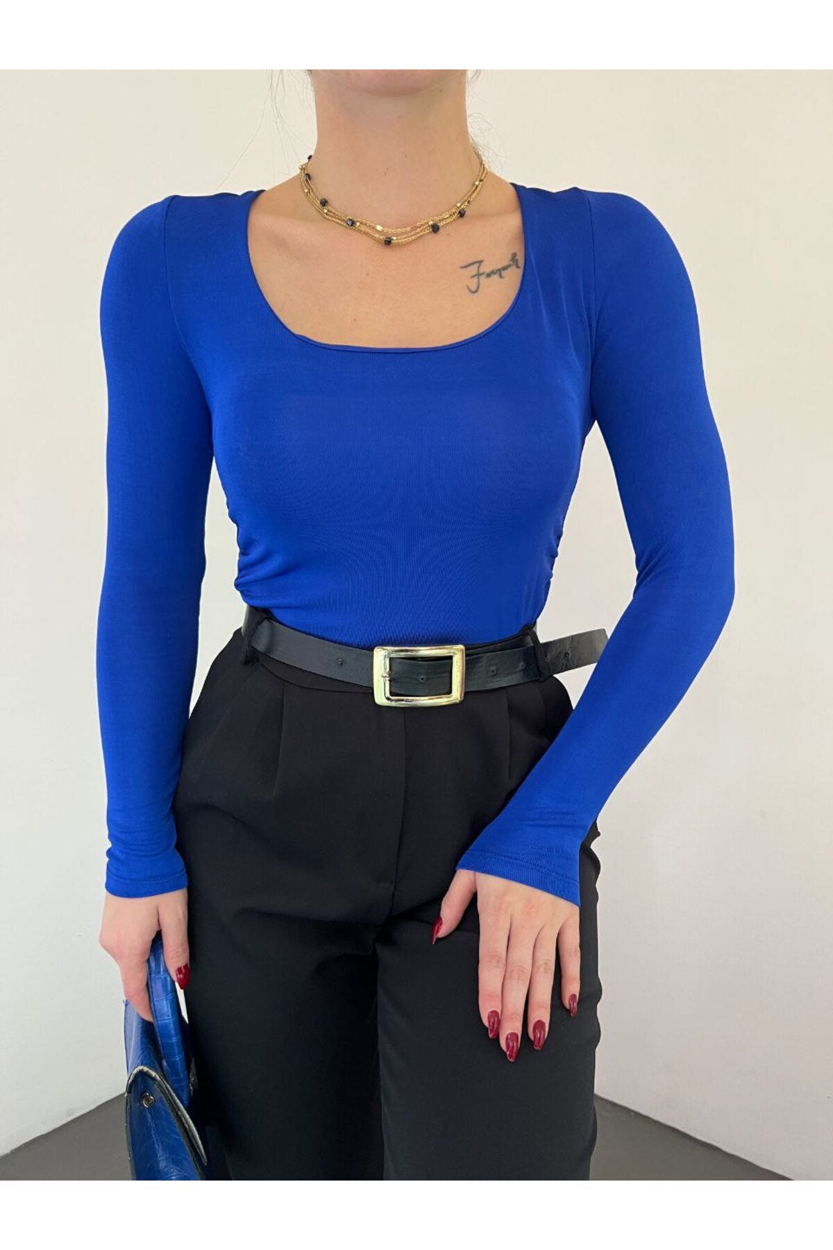 بلوزة Fav Style لون أزرق غامق