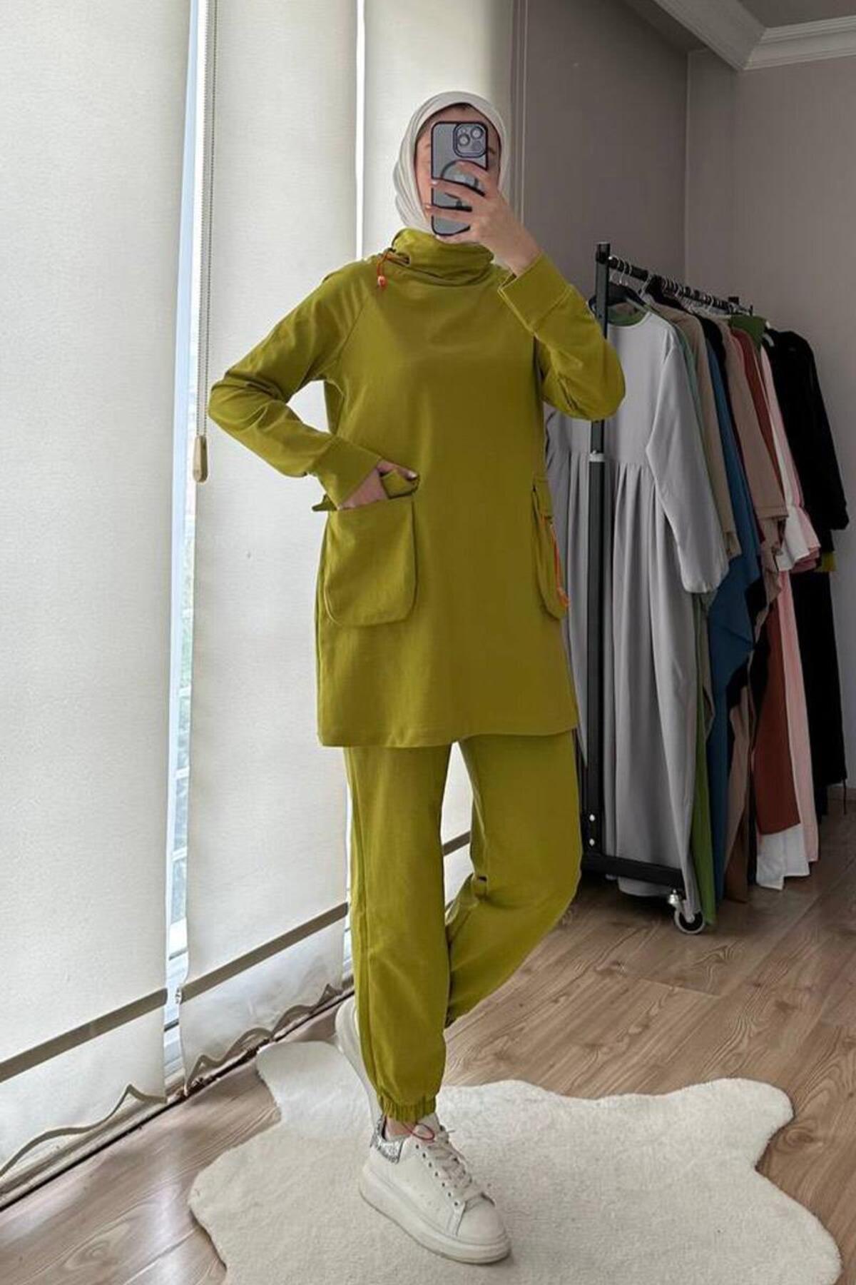 طقم رياضي BURCU TESETTÜR لون أخضر