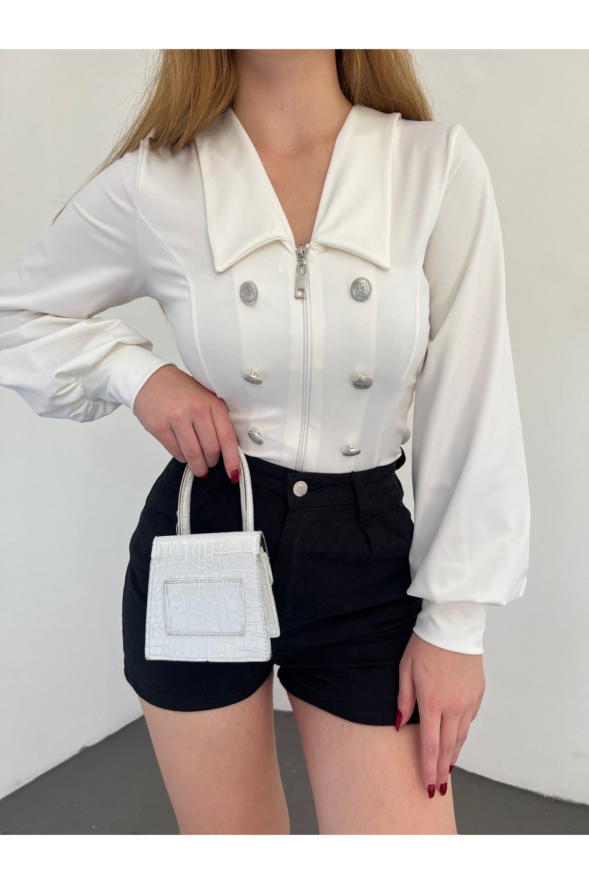 بلوزة Fav Style لون أبيض