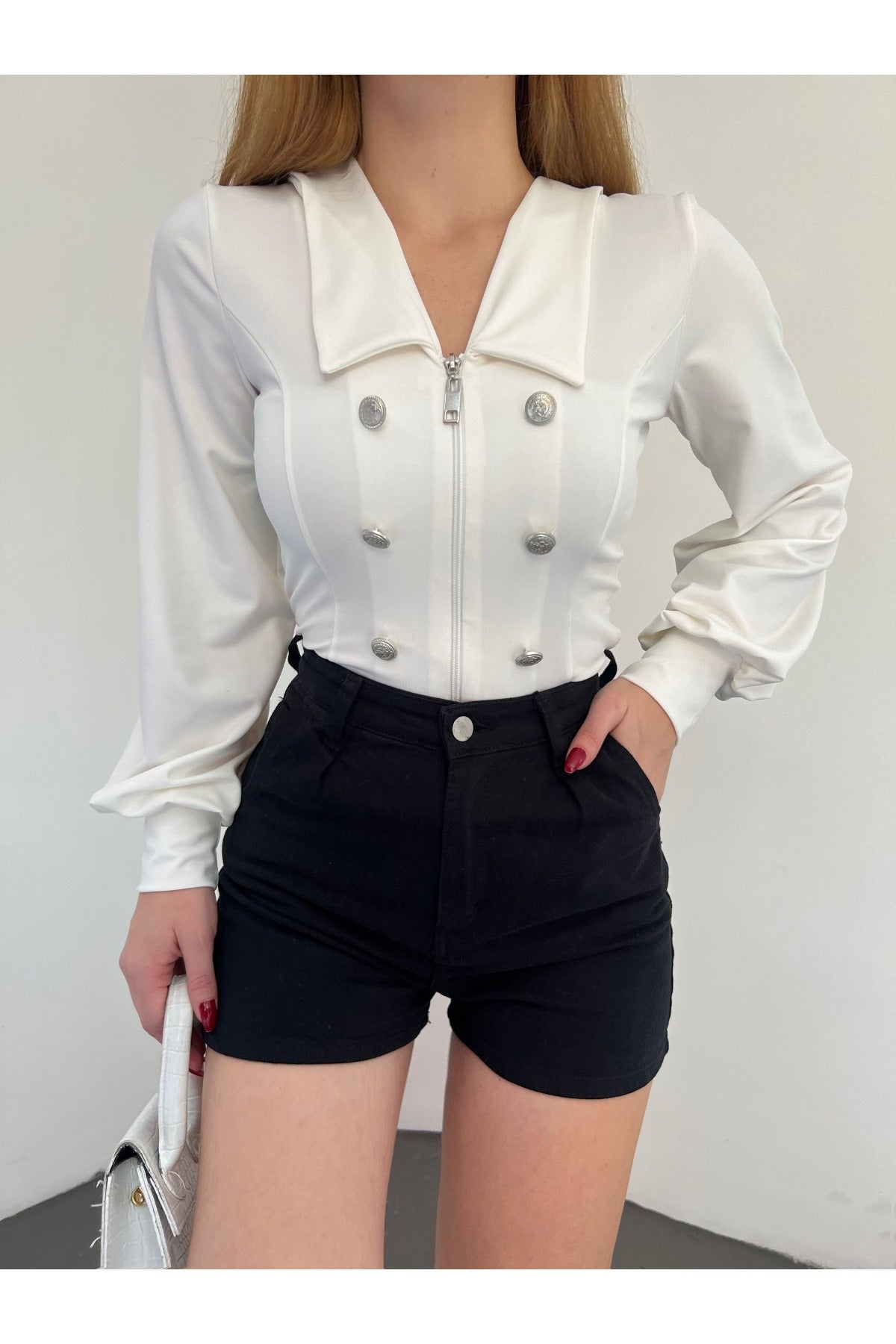بلوزة Fav Style لون أبيض