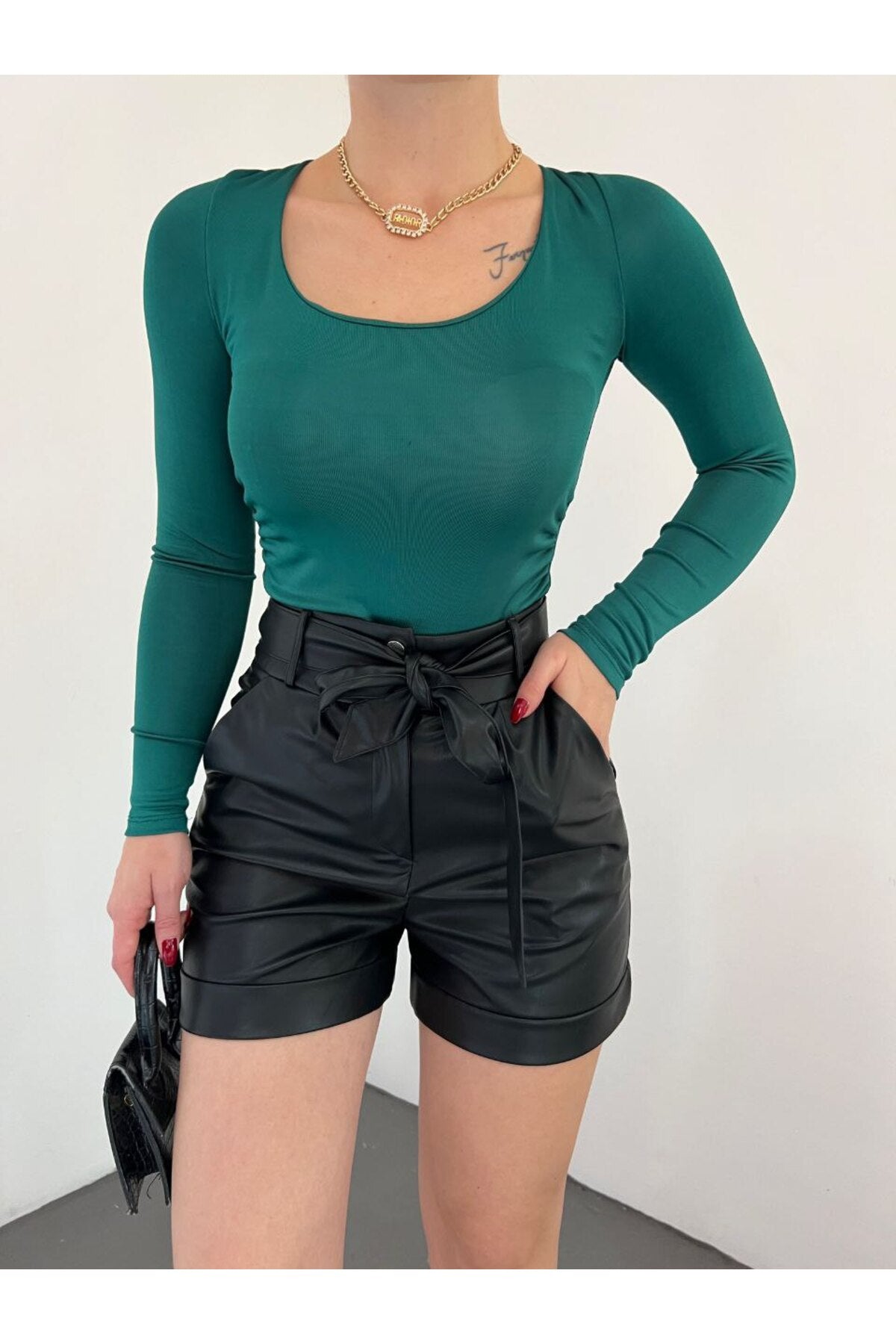 بلوزة Fav Style لون أخضر