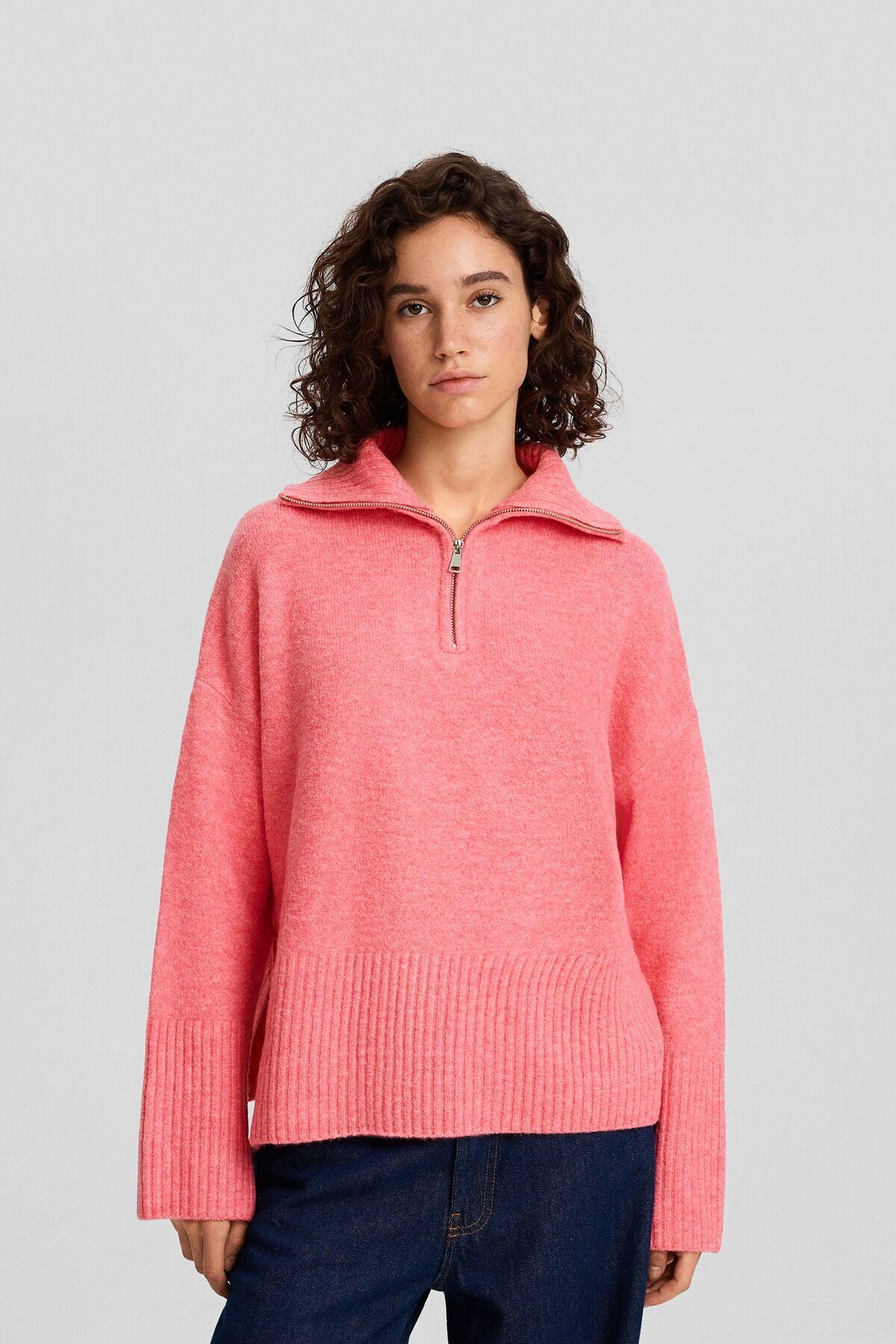 كنزة Bershka لون زهري