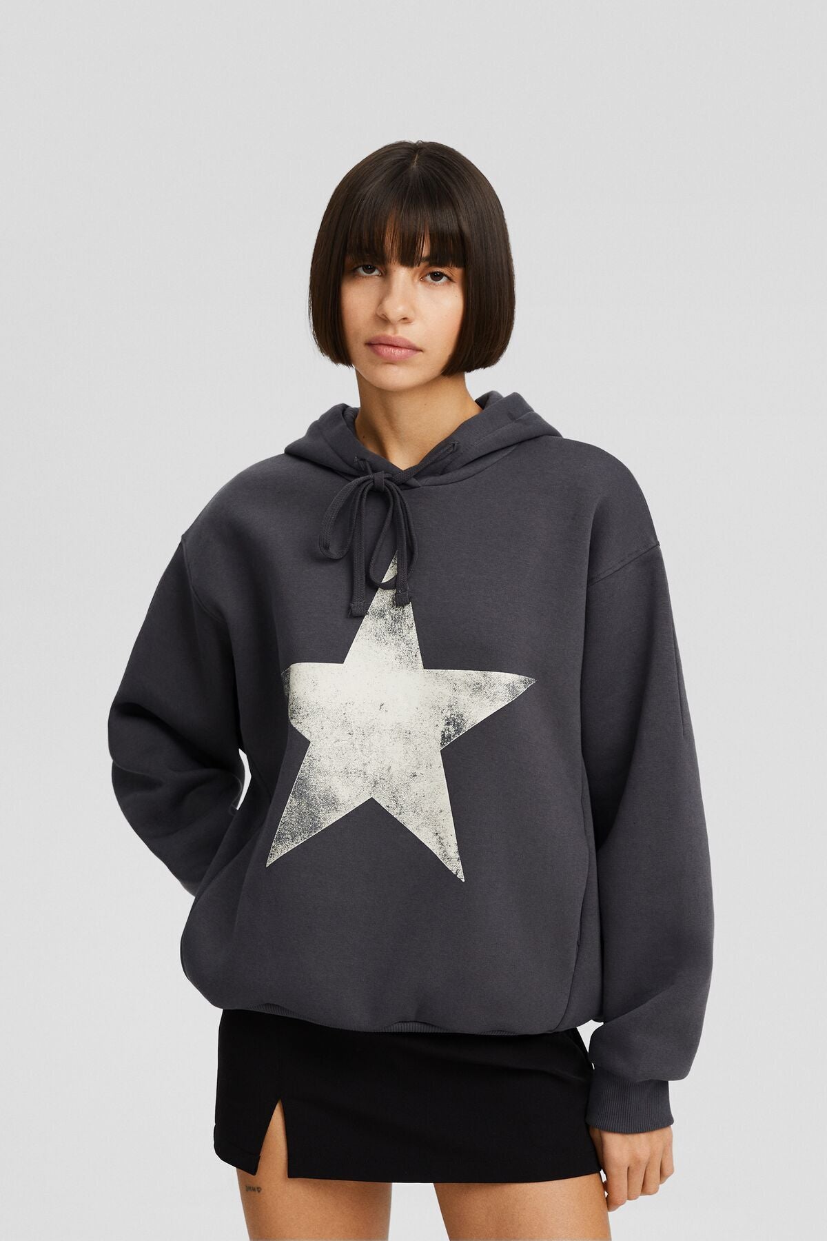 هودي Bershka لون رمادي