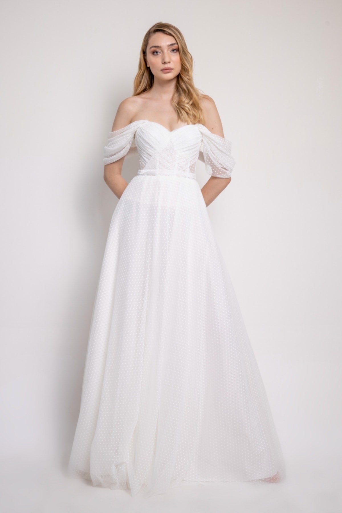 فستان سهرة Lenta Moda لون أبيض