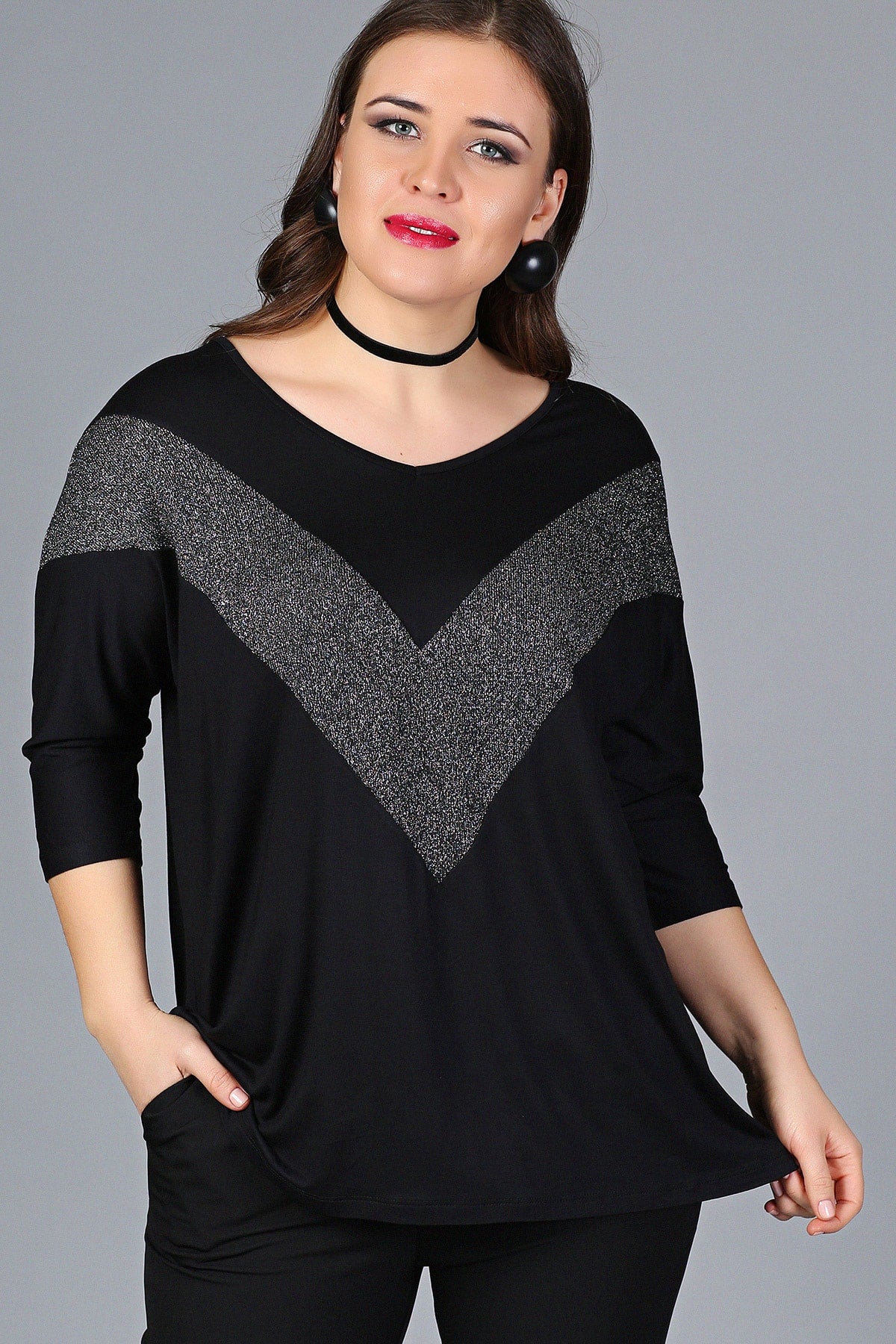 بلوزة Curvy Trend لون أسود