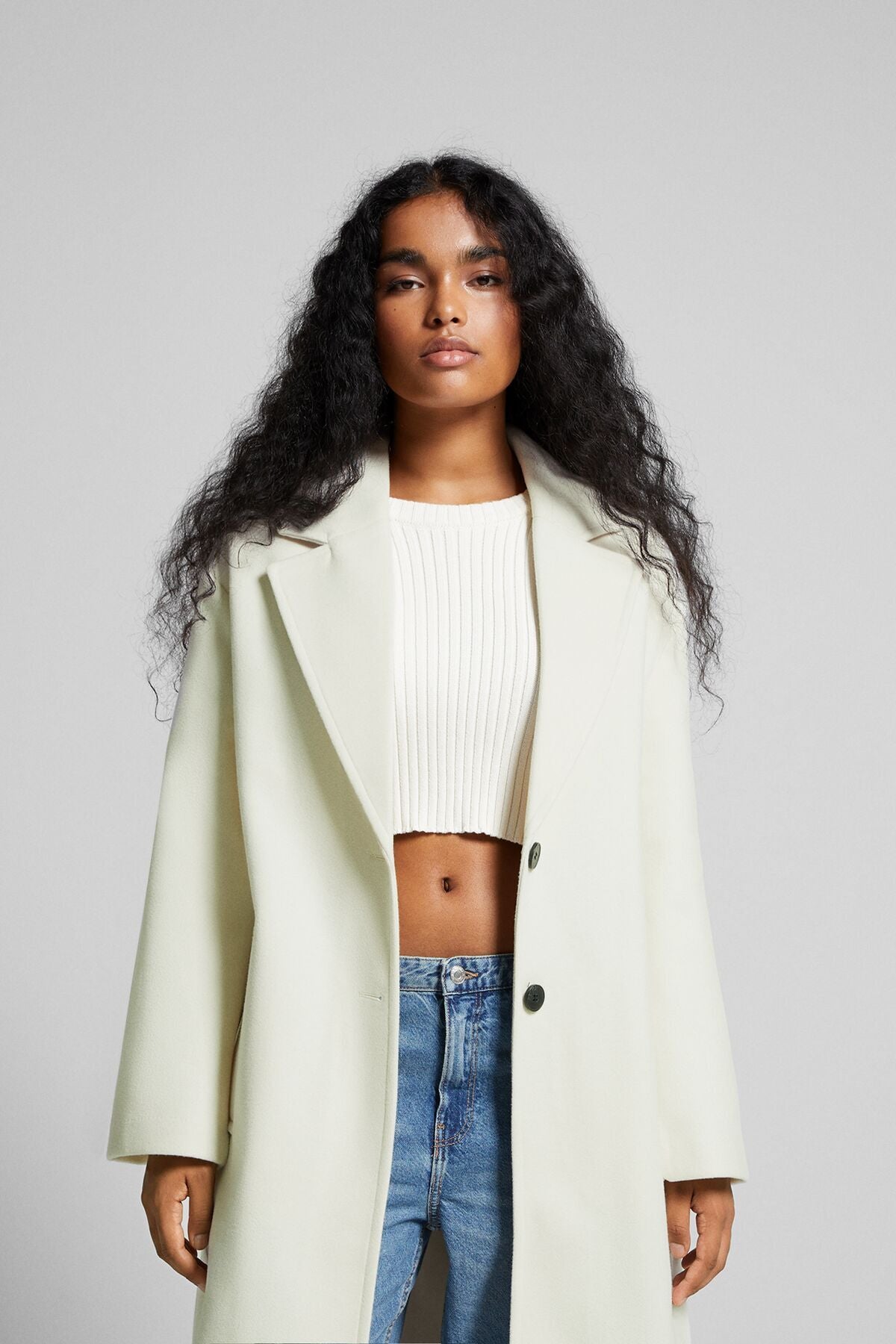 جاكيت Bershka لون بيج