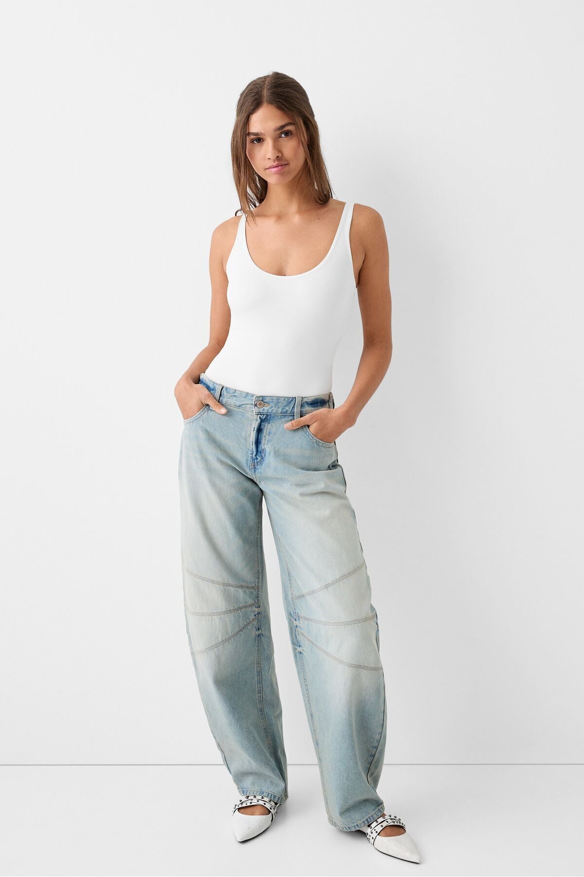 جسم Bershka لون أبيض