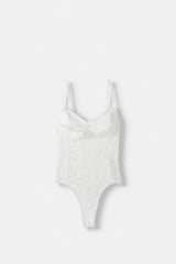 جسم Bershka لون أبيض