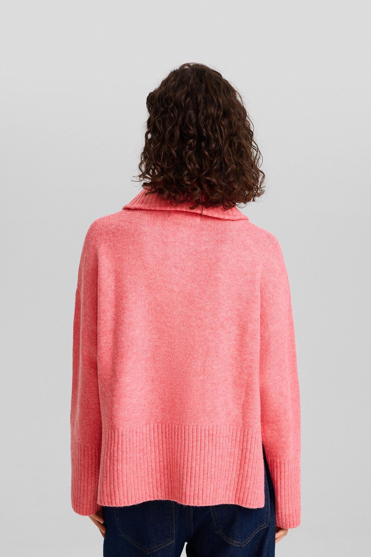 كنزة Bershka لون زهري