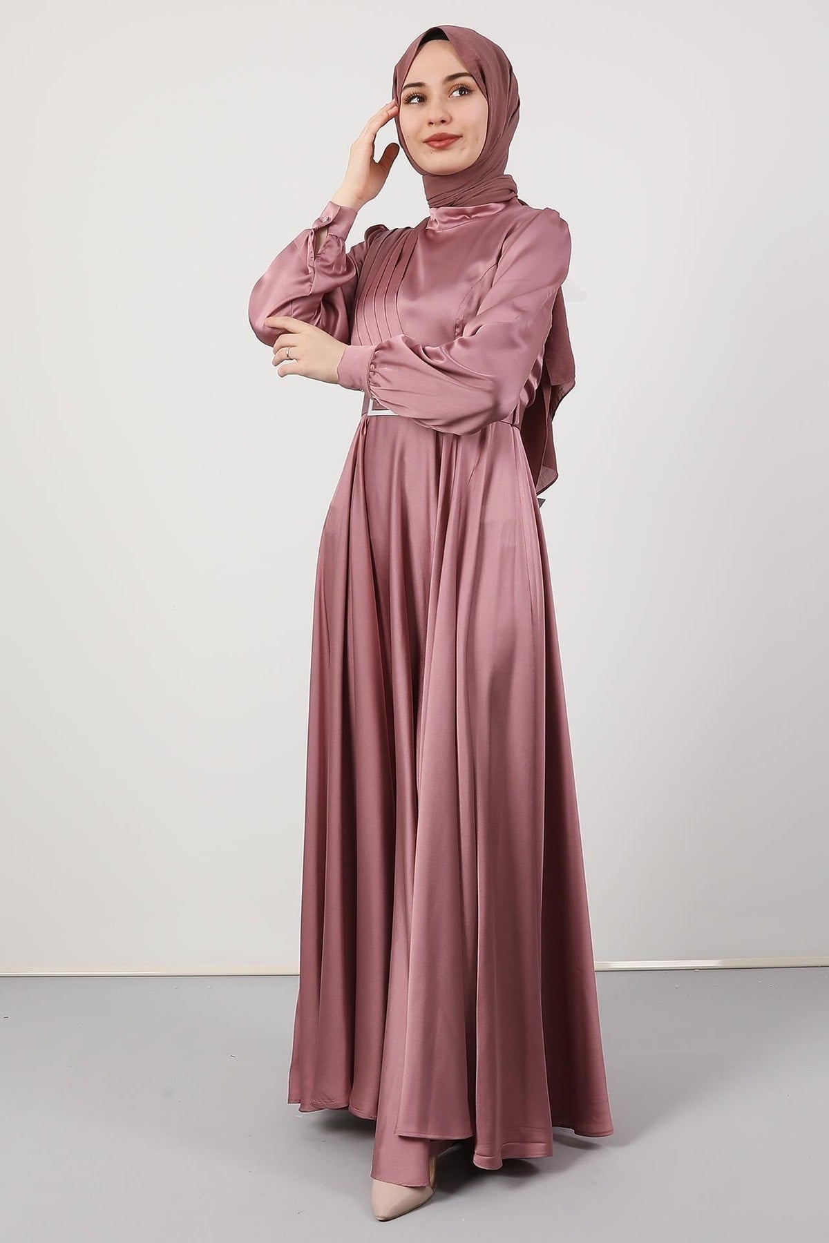 فستان سهرة giz astore لون زهري