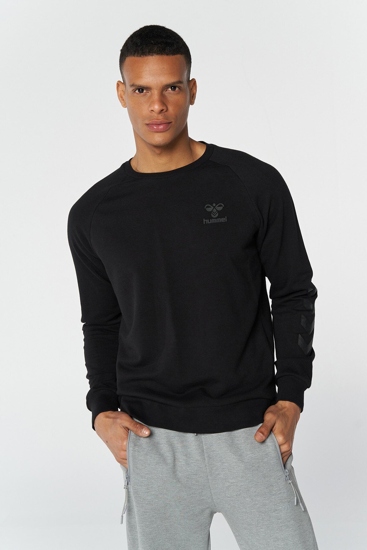 هودي hummel لون أسود