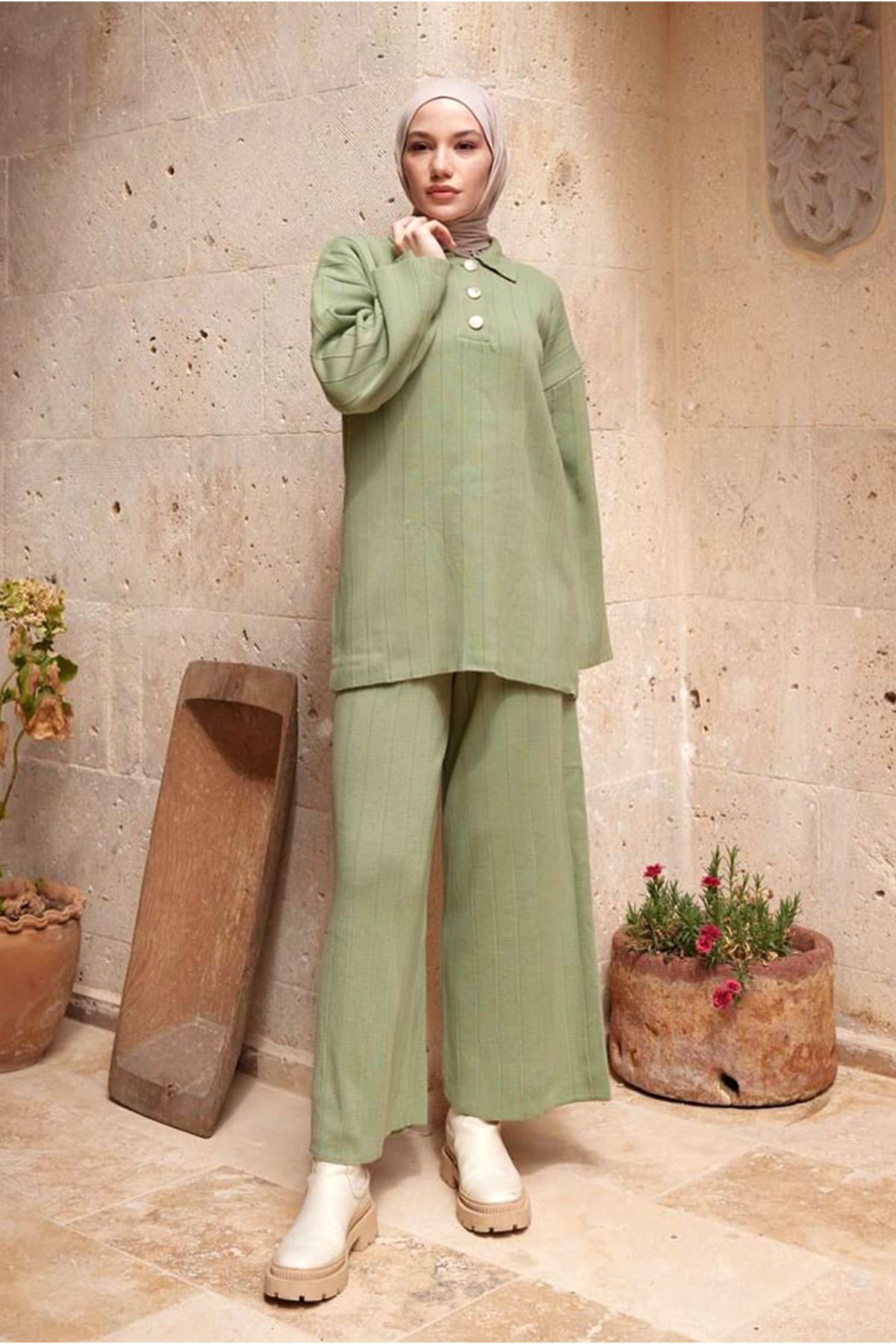 طقم رياضي Moda Rosa لون أخضر