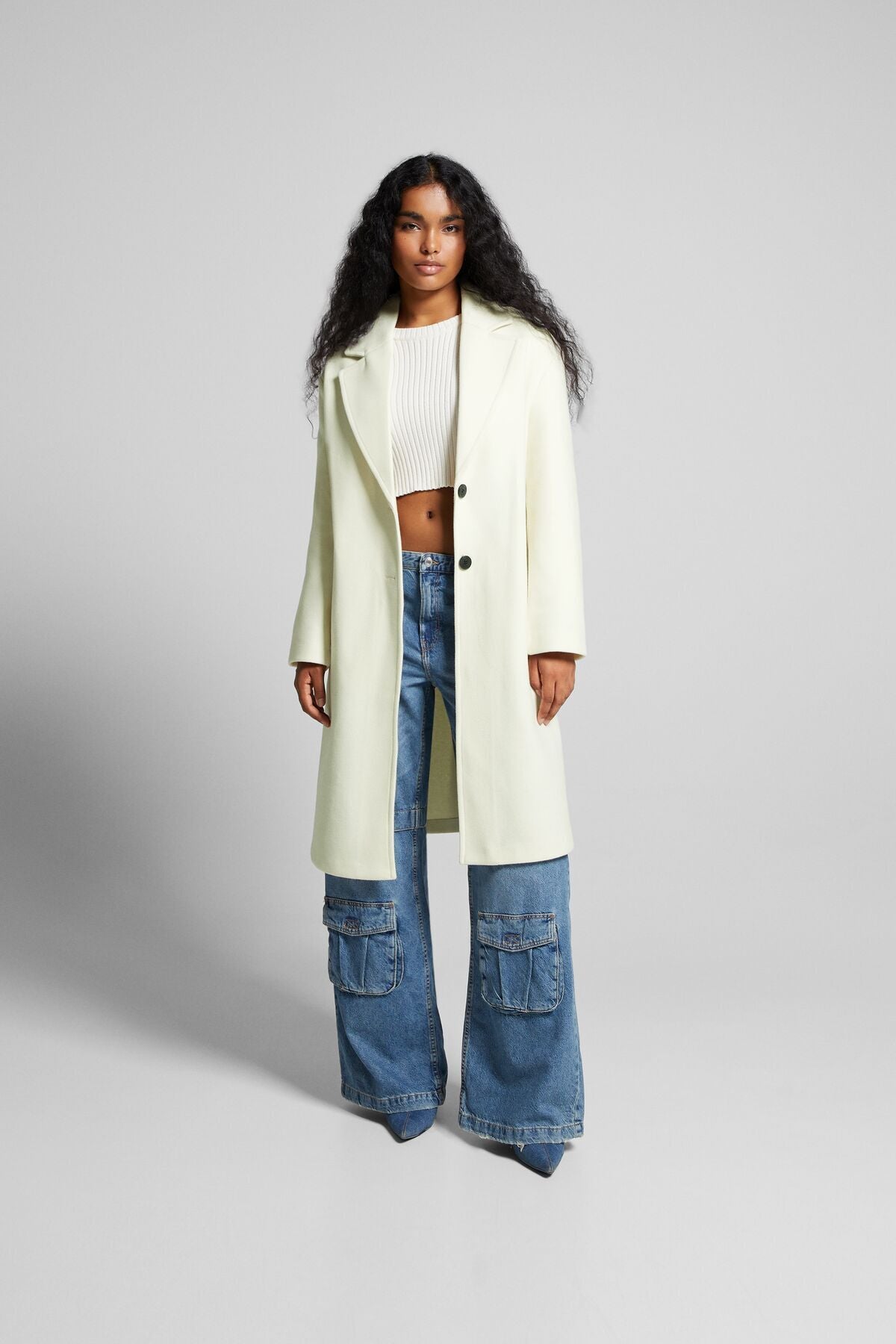 جاكيت Bershka لون بيج