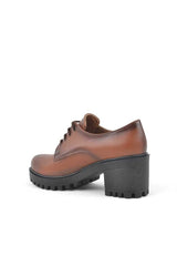 حذاء كلاسيكي بكعب Shoes Center لون بني