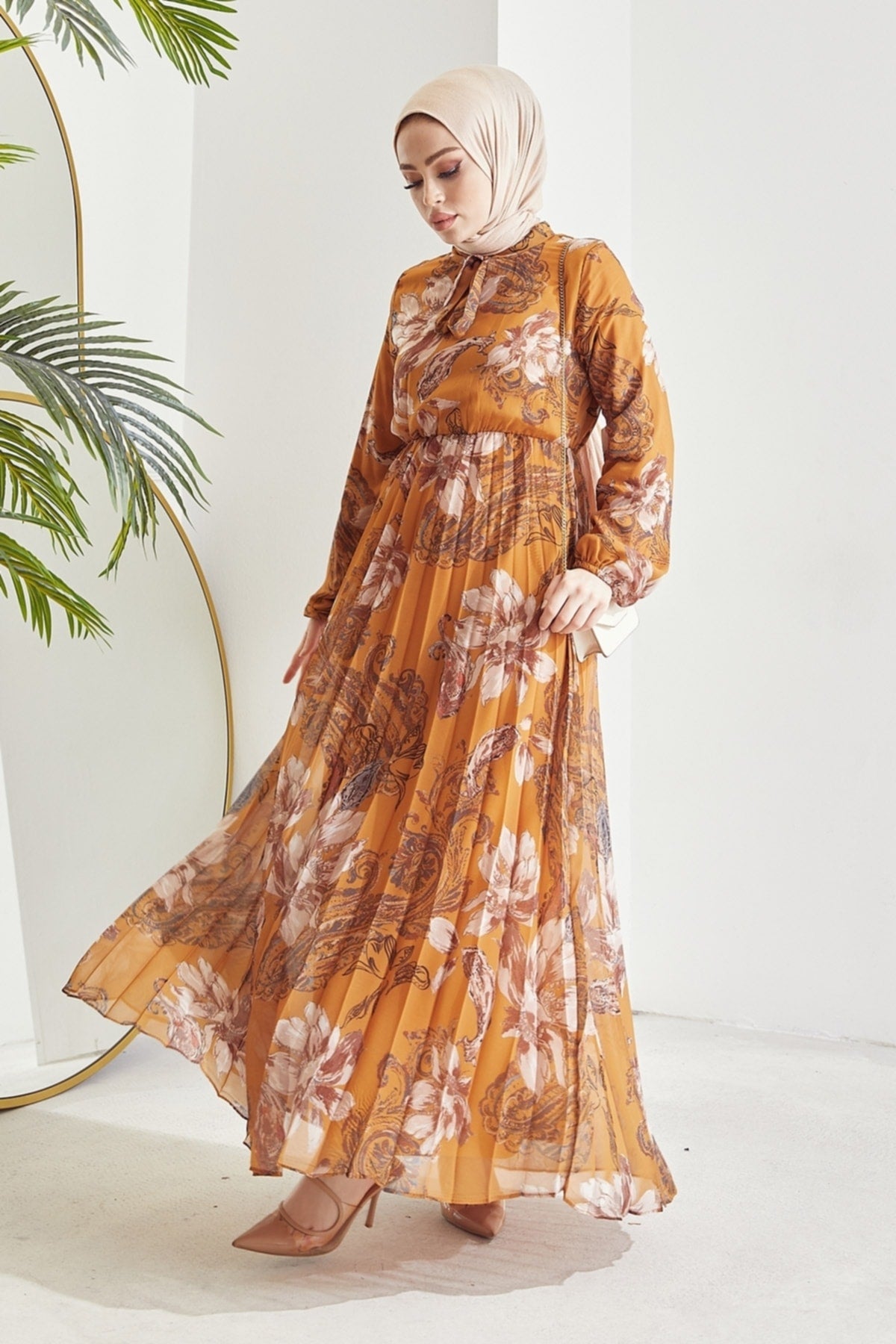 فستان InStyle لون غني بالألوان