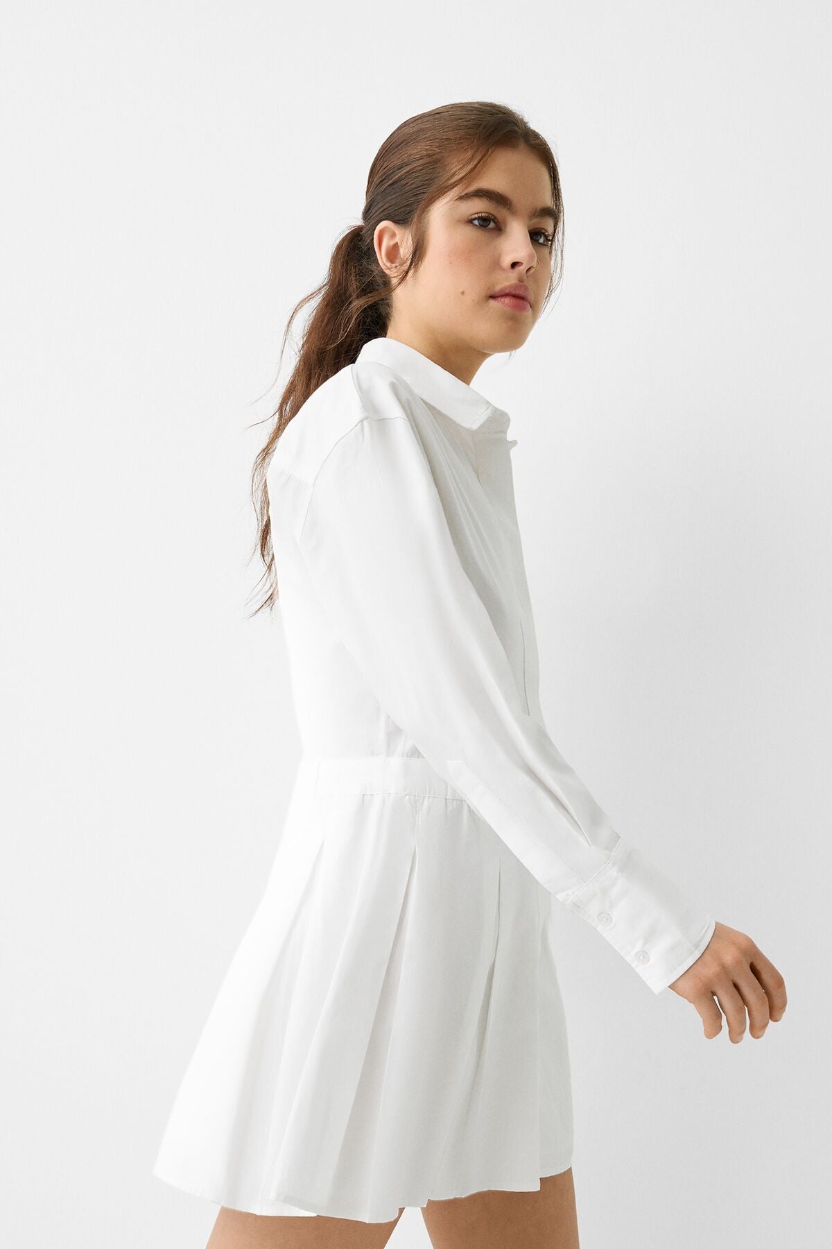فستان Bershka لون أبيض