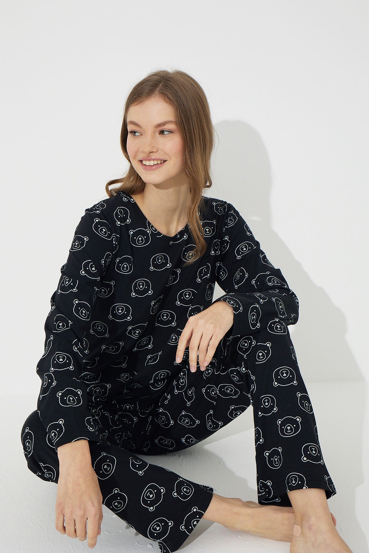 طقم بيجاما Siyah İnci لون أسود