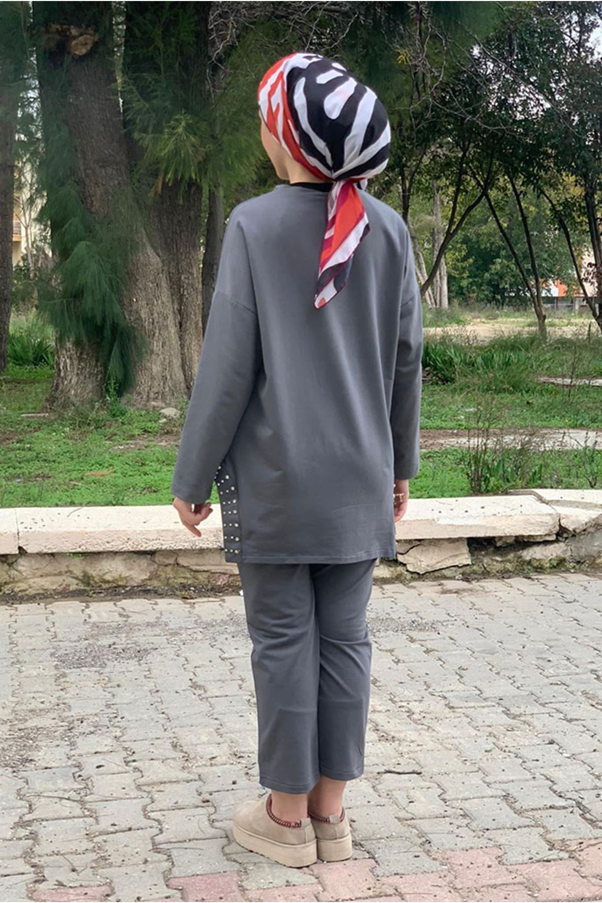 طقم رياضي Moda Rosa لون رمادي