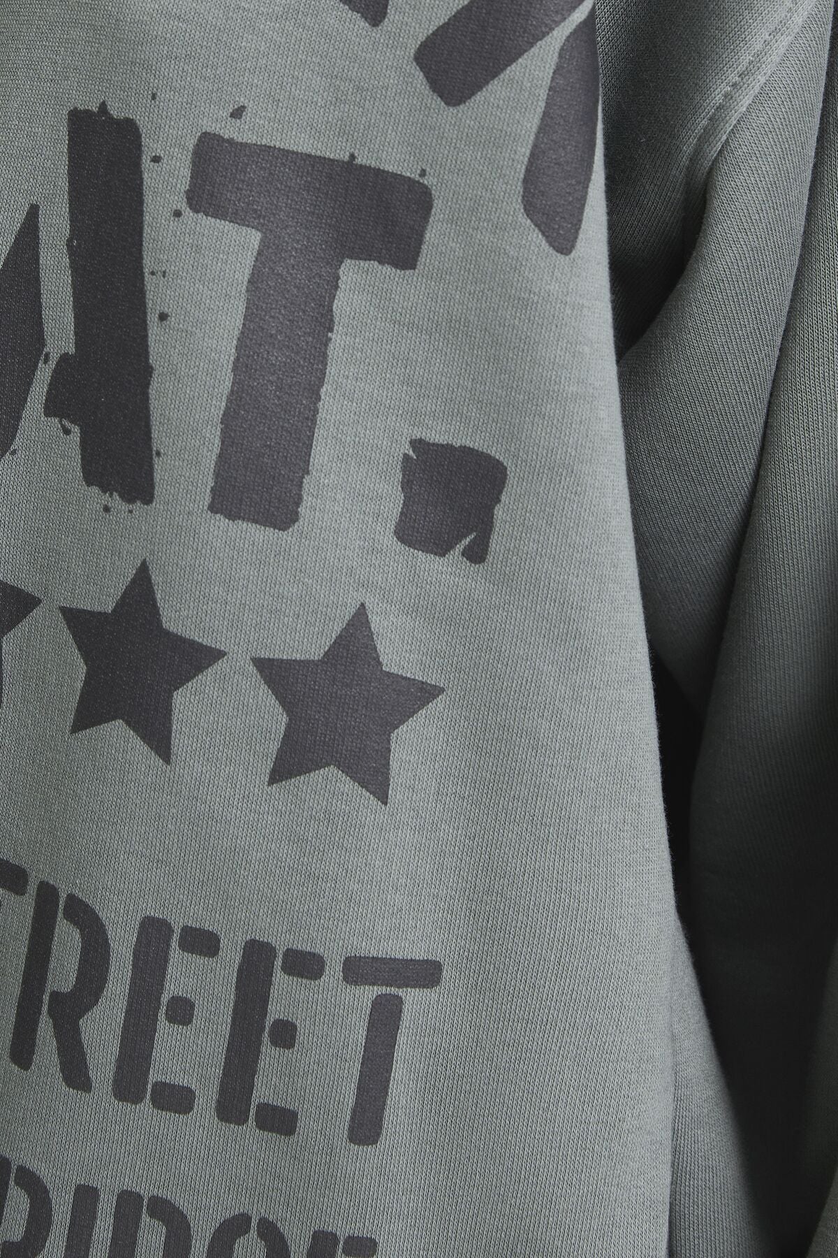 هودي Bershka لون كاكي