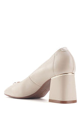 حذاء كلاسيكي بكعب Nine West لون بيج