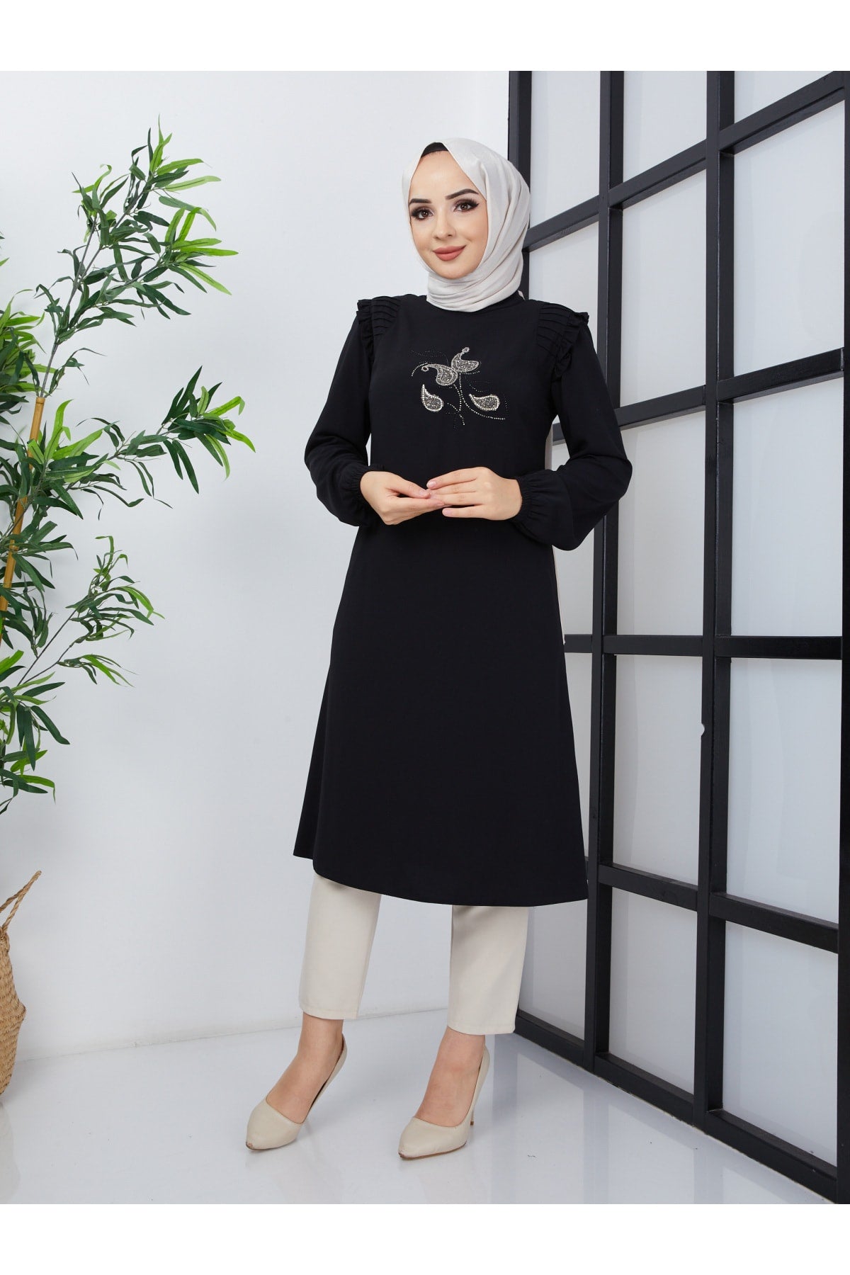 تونيك BELLİNA لون أسود