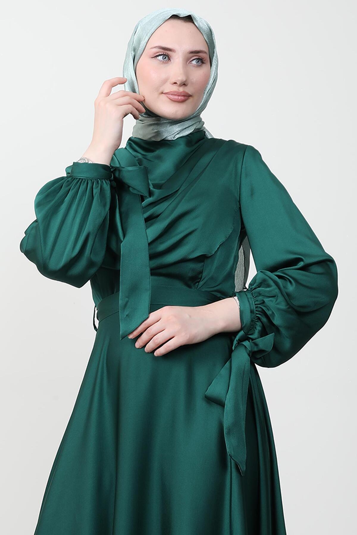 فستان سهرة giz astore لون أخضر