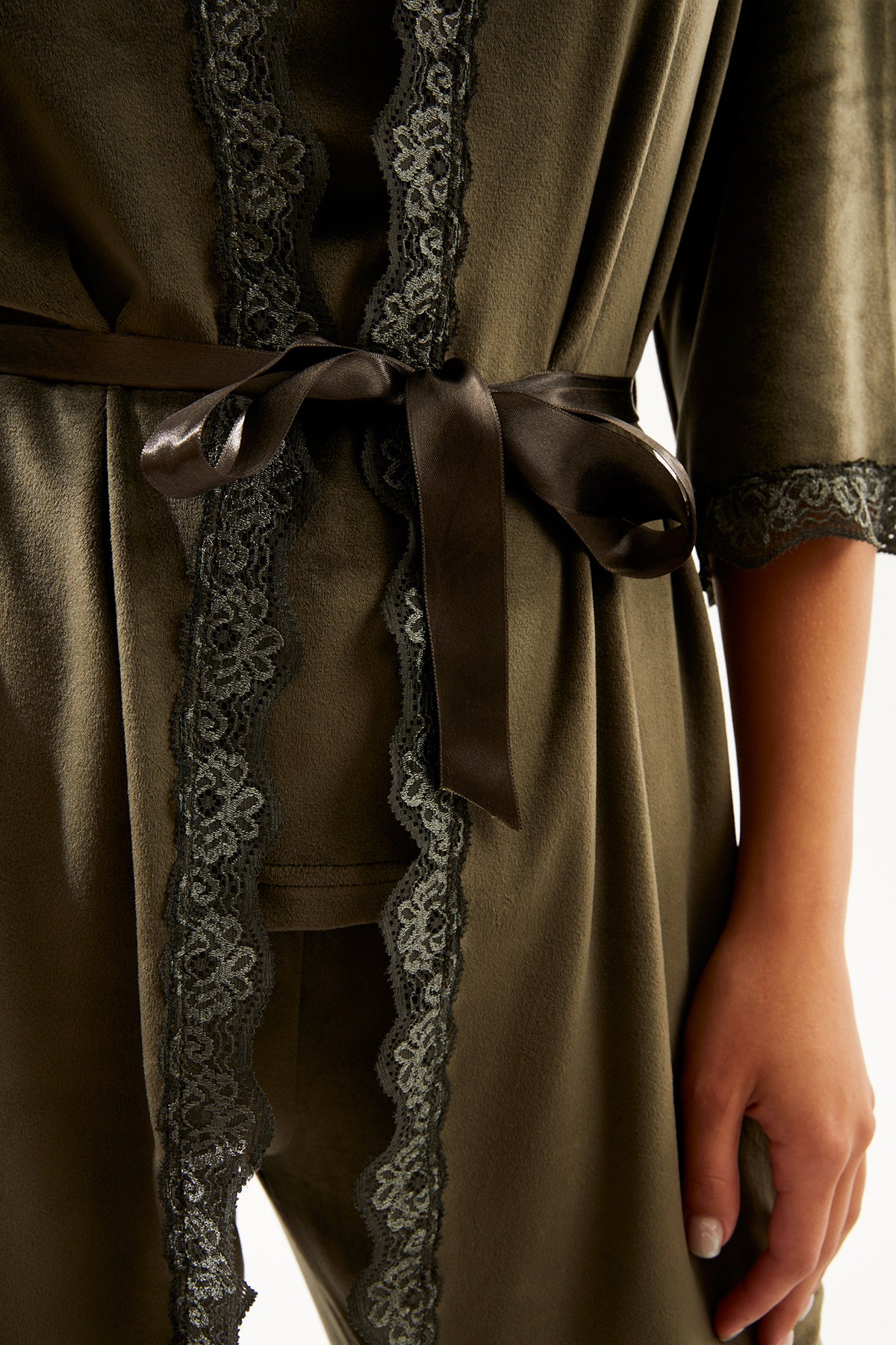 طقم بيجاما Ecrou لون كاكي