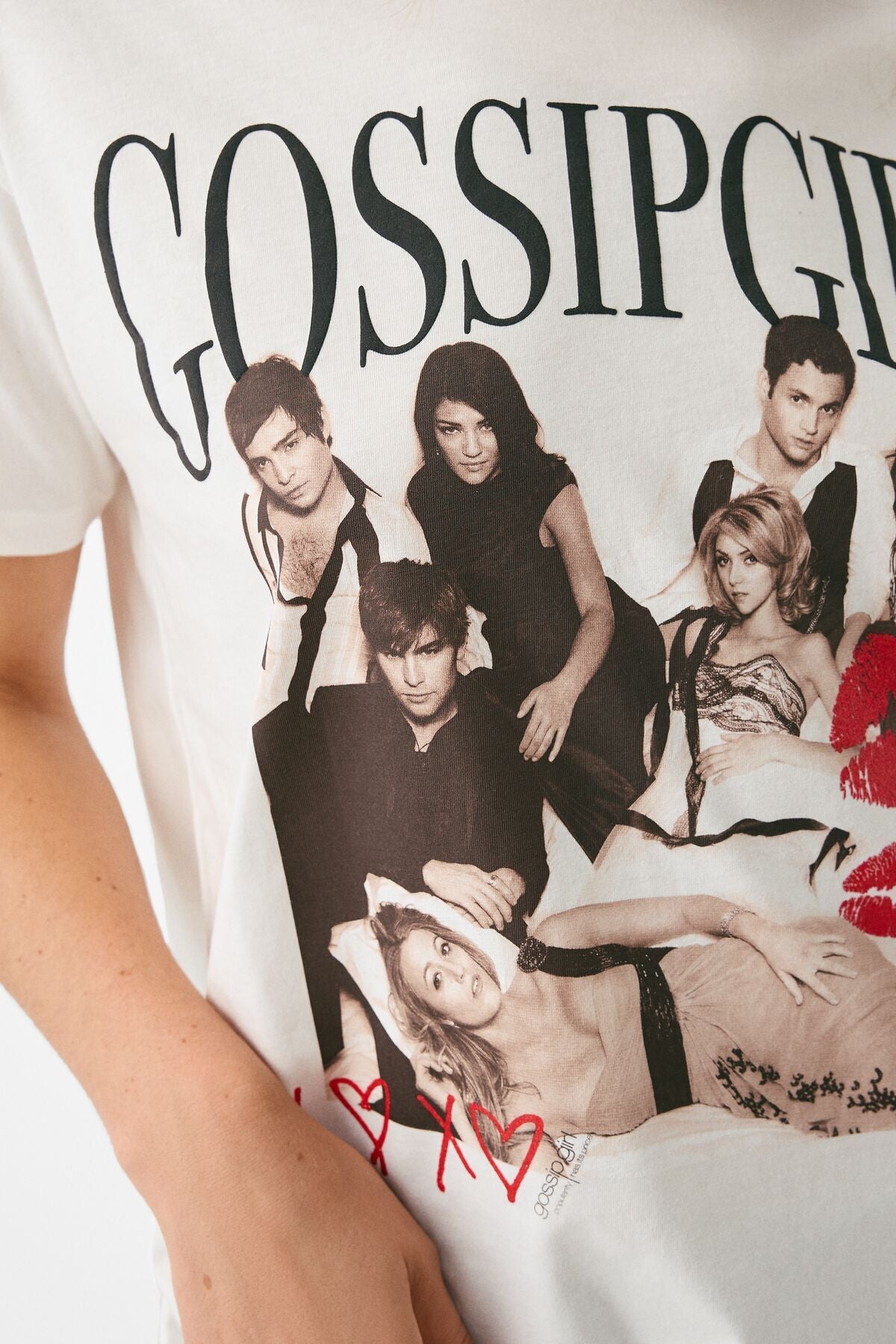 تيشيرت Bershka لون بيج