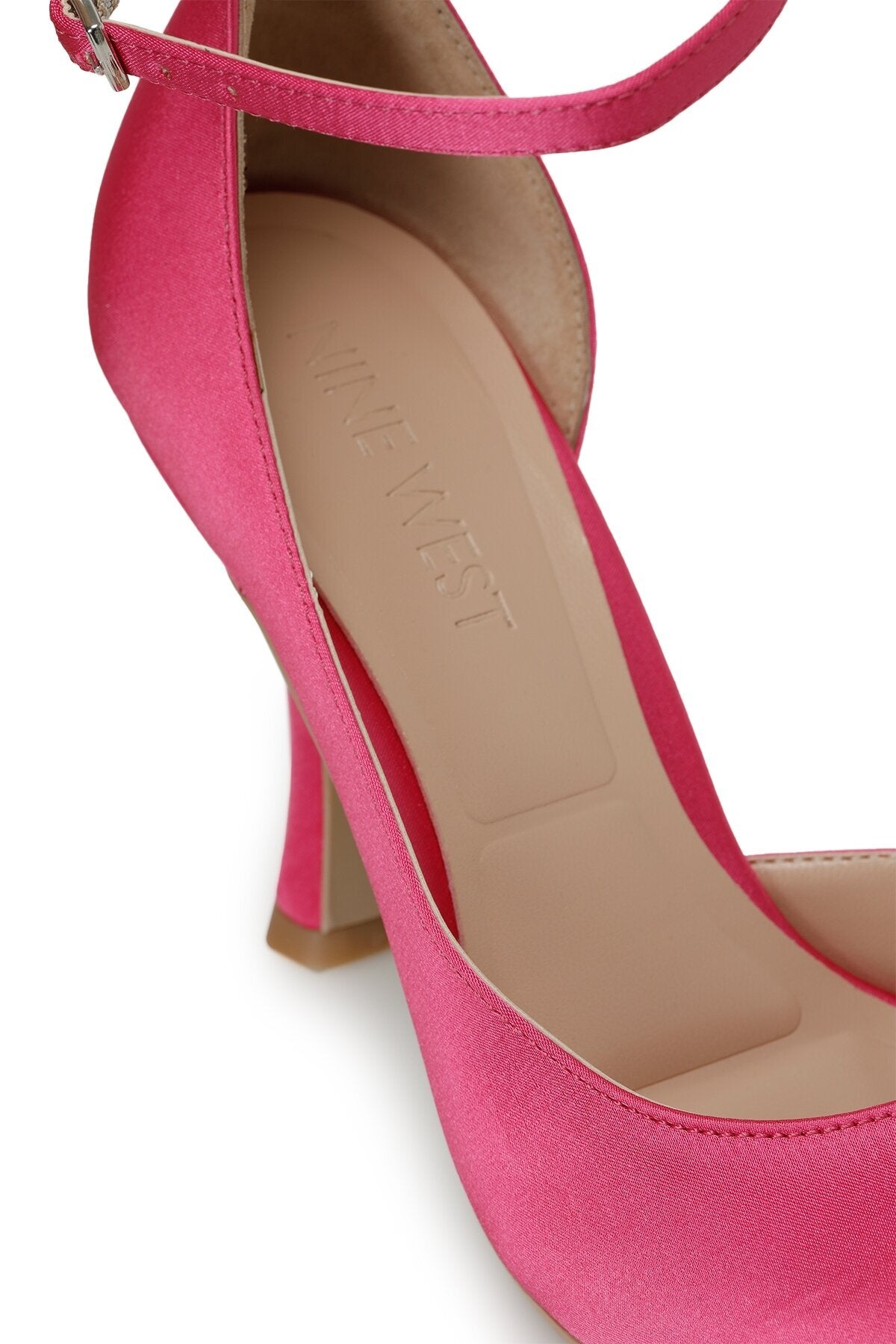 حذاء كلاسيكي بكعب Nine West لون زهري