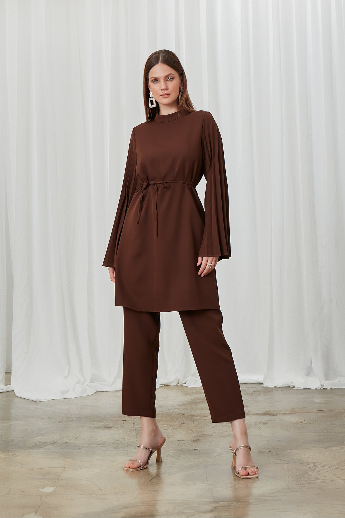 طقم Birgül Bektaş لون بني