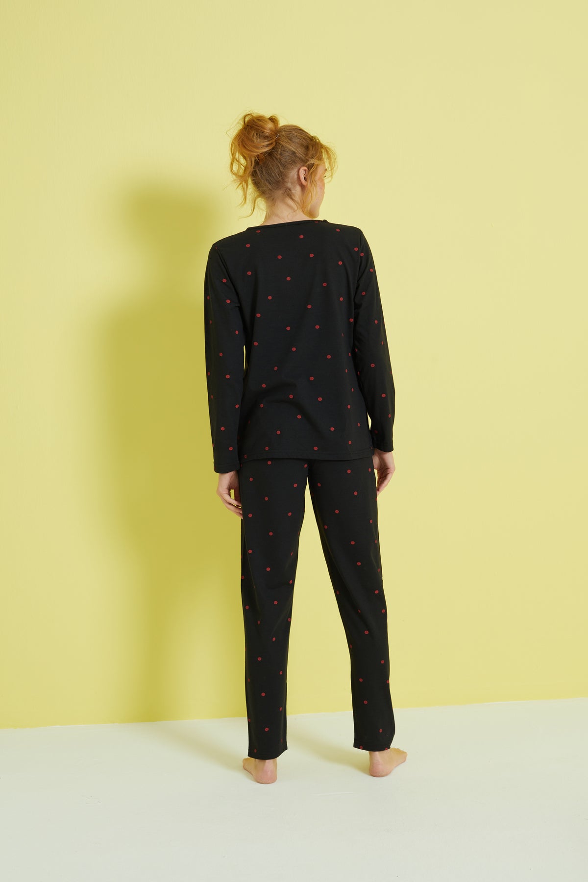 طقم بيجاما Siyah İnci لون أسود