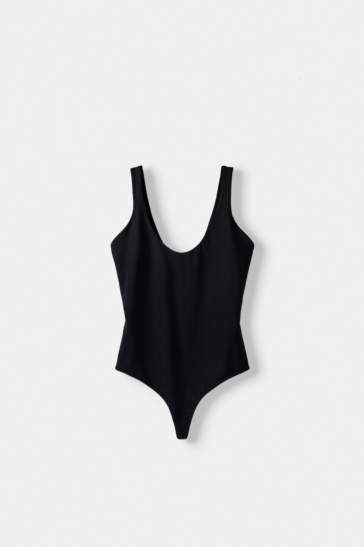 جسم Bershka لون أسود