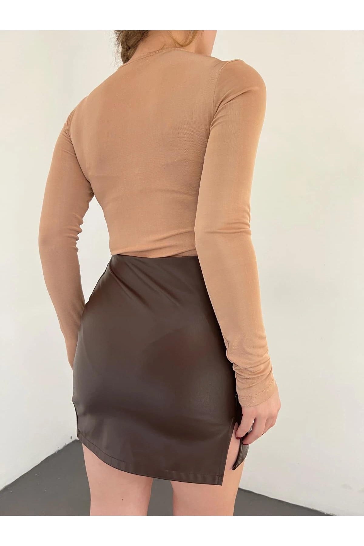 بلوزة Fav Style لون بني