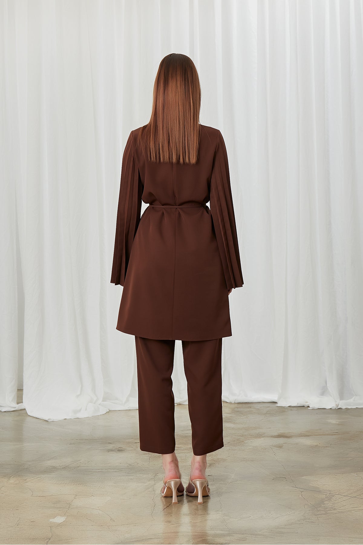 طقم Birgül Bektaş لون بني