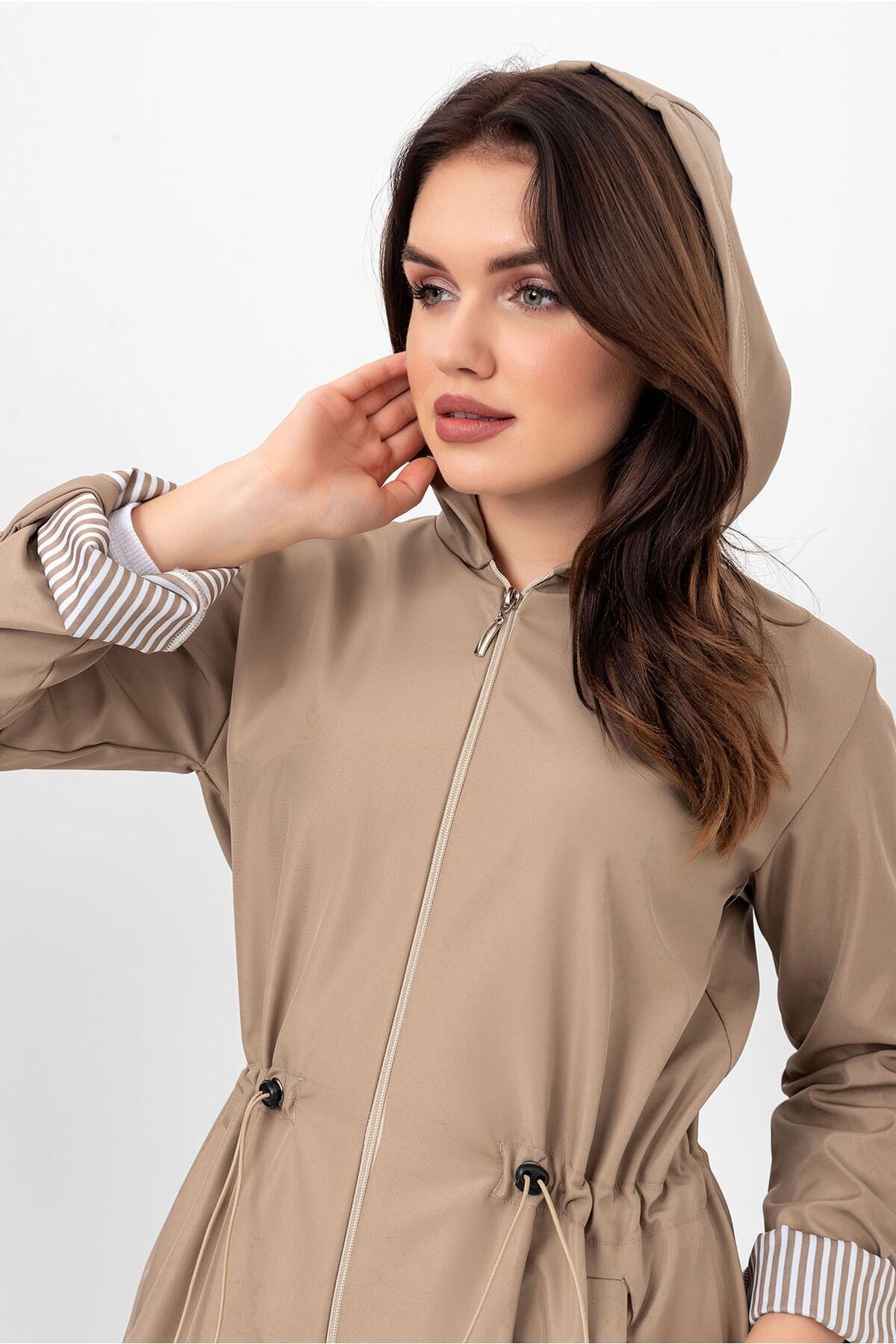 معطف واق من المطر الحجاب ESRA NAS لون بيج