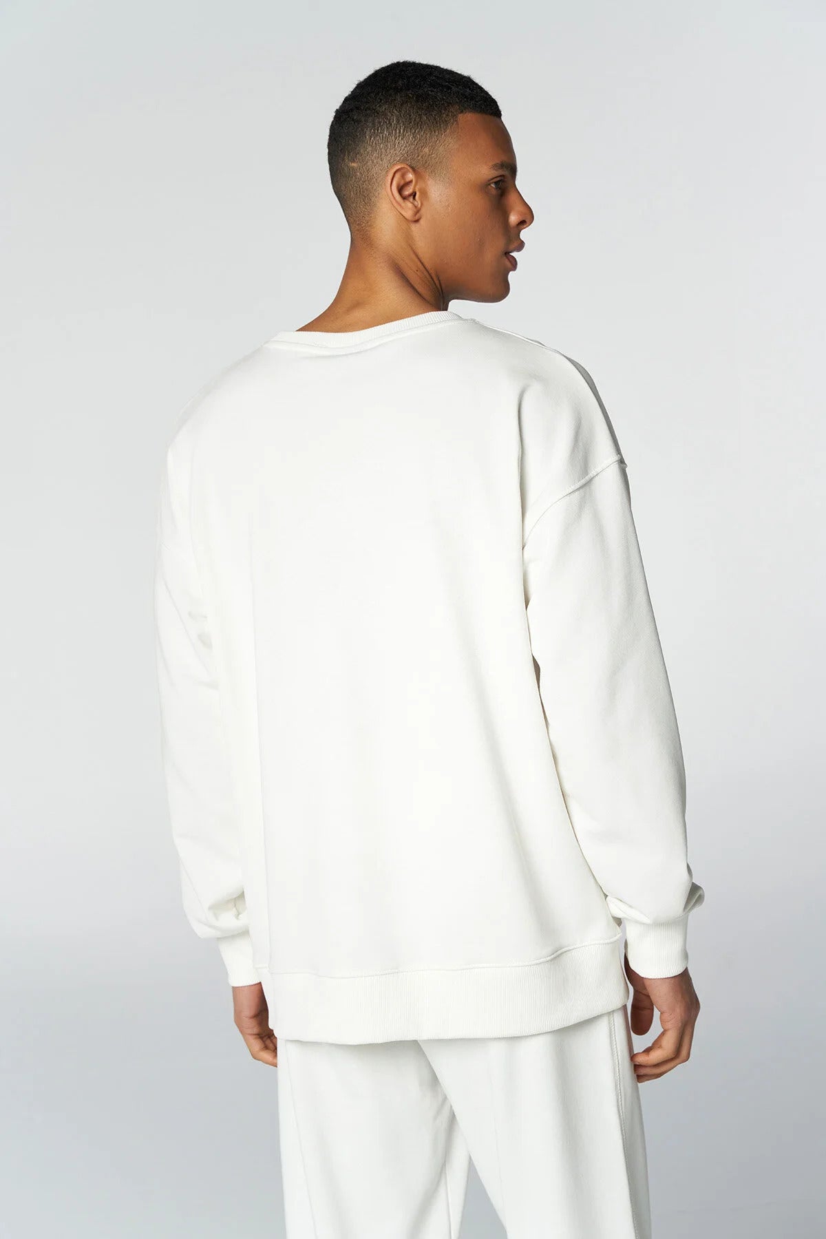 هودي hummel لون أبيض