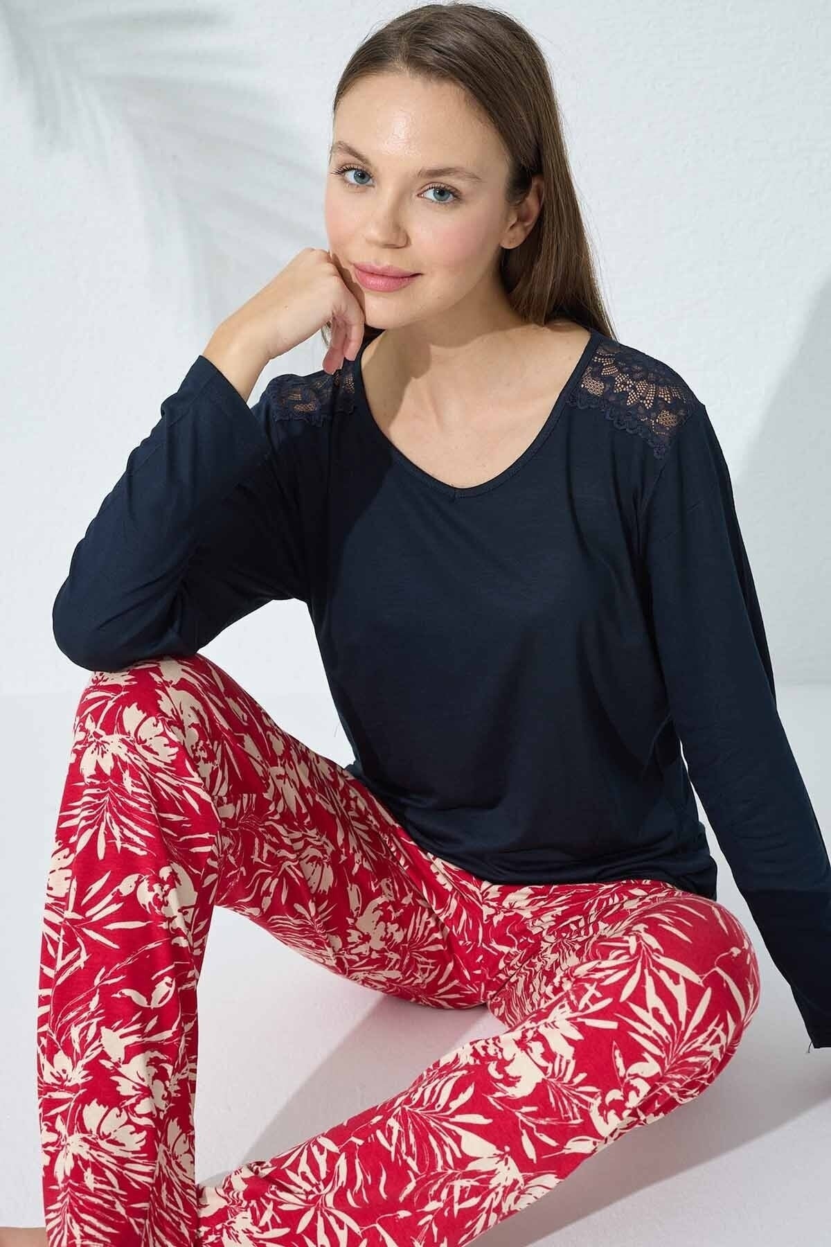 طقم بيجاما Siyah İnci لون أزرق غامق