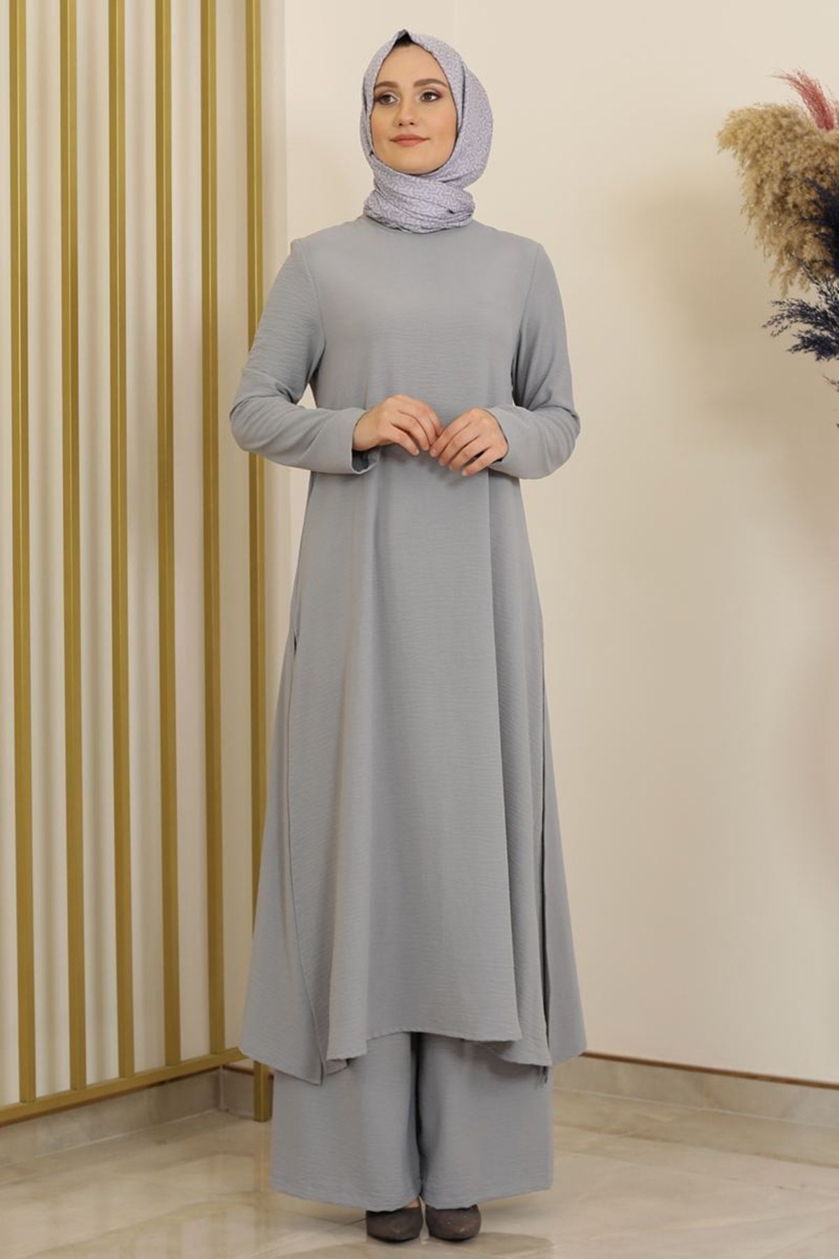 طقم Fashion Showcase لون رمادي