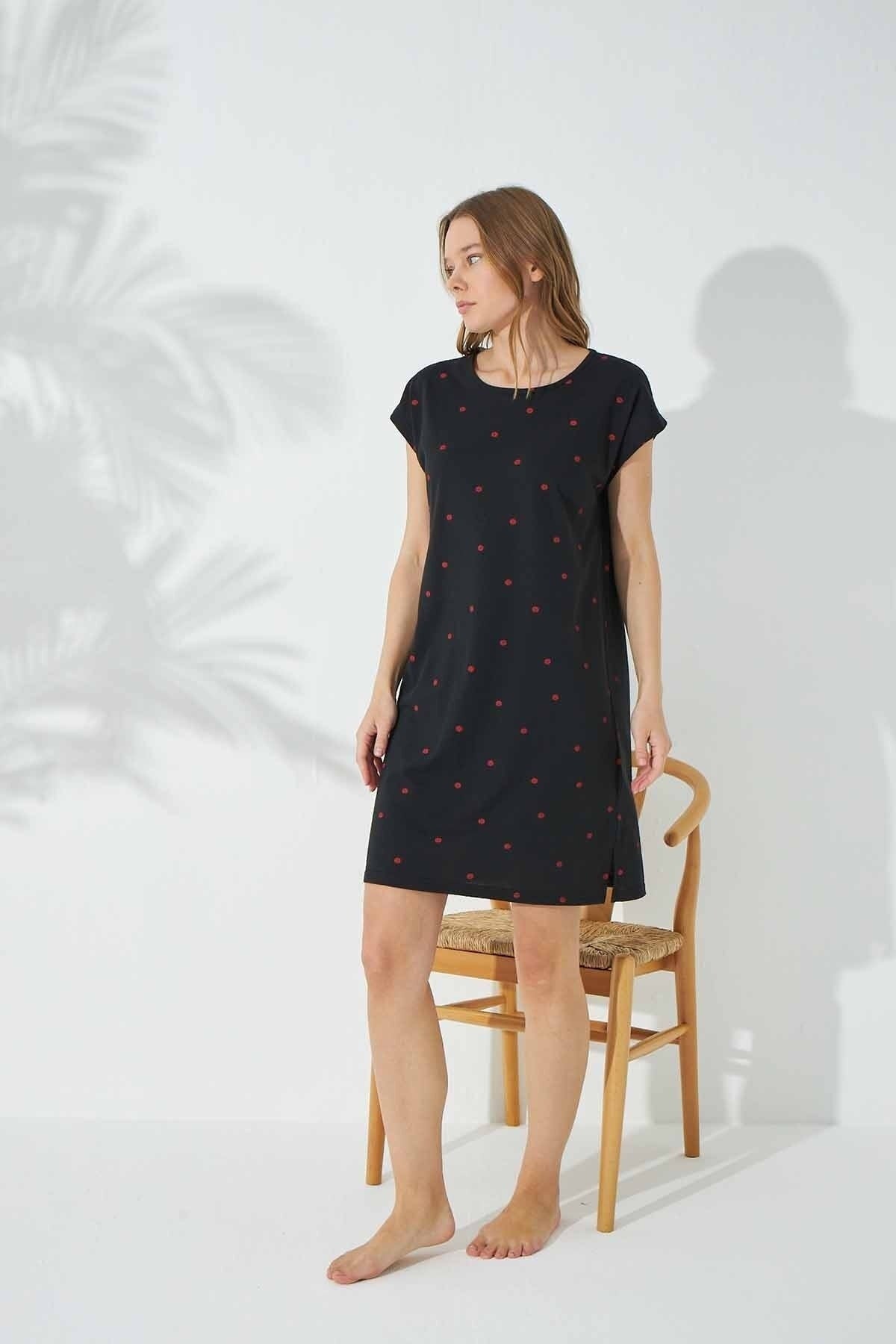 قميص النوم Siyah İnci لون أسود