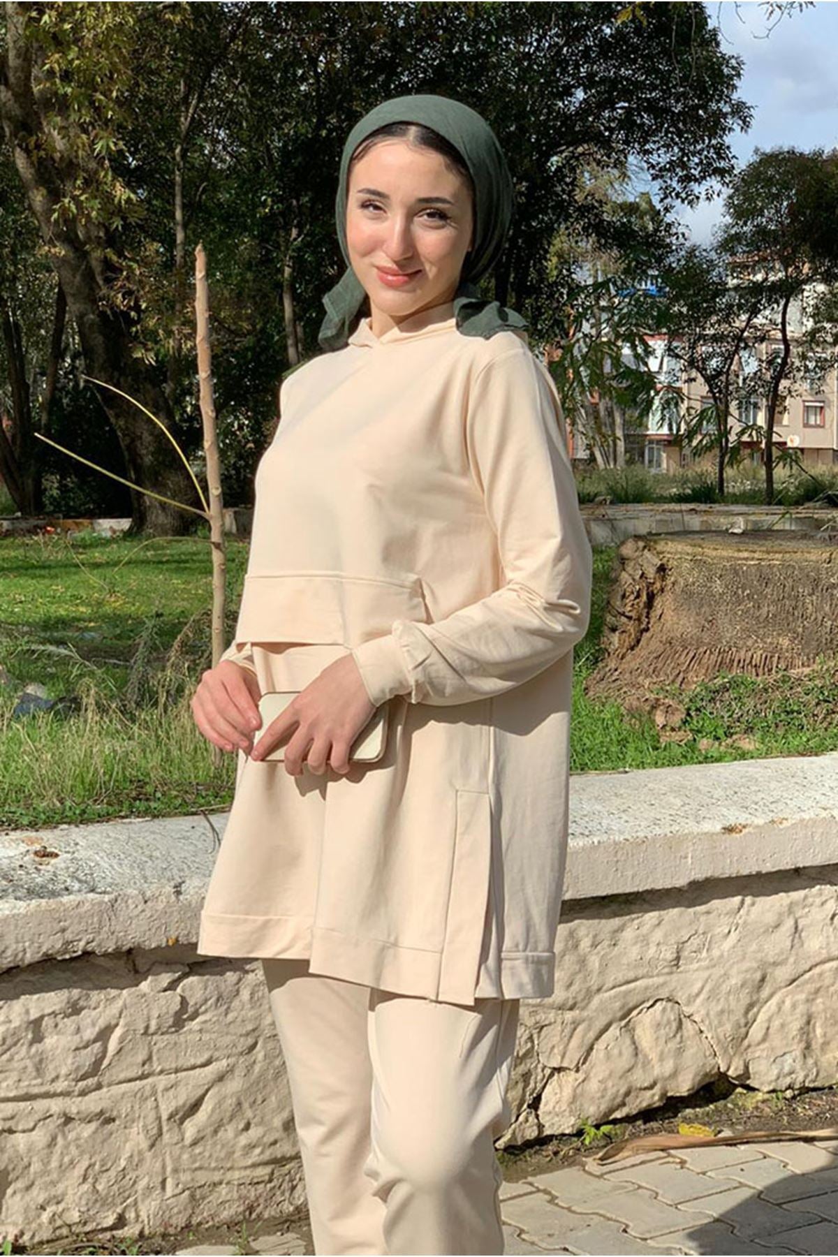 طقم رياضي Moda Rosa لون بيج