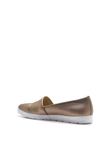 حذاء المشي Shoes Center لون ذهبي