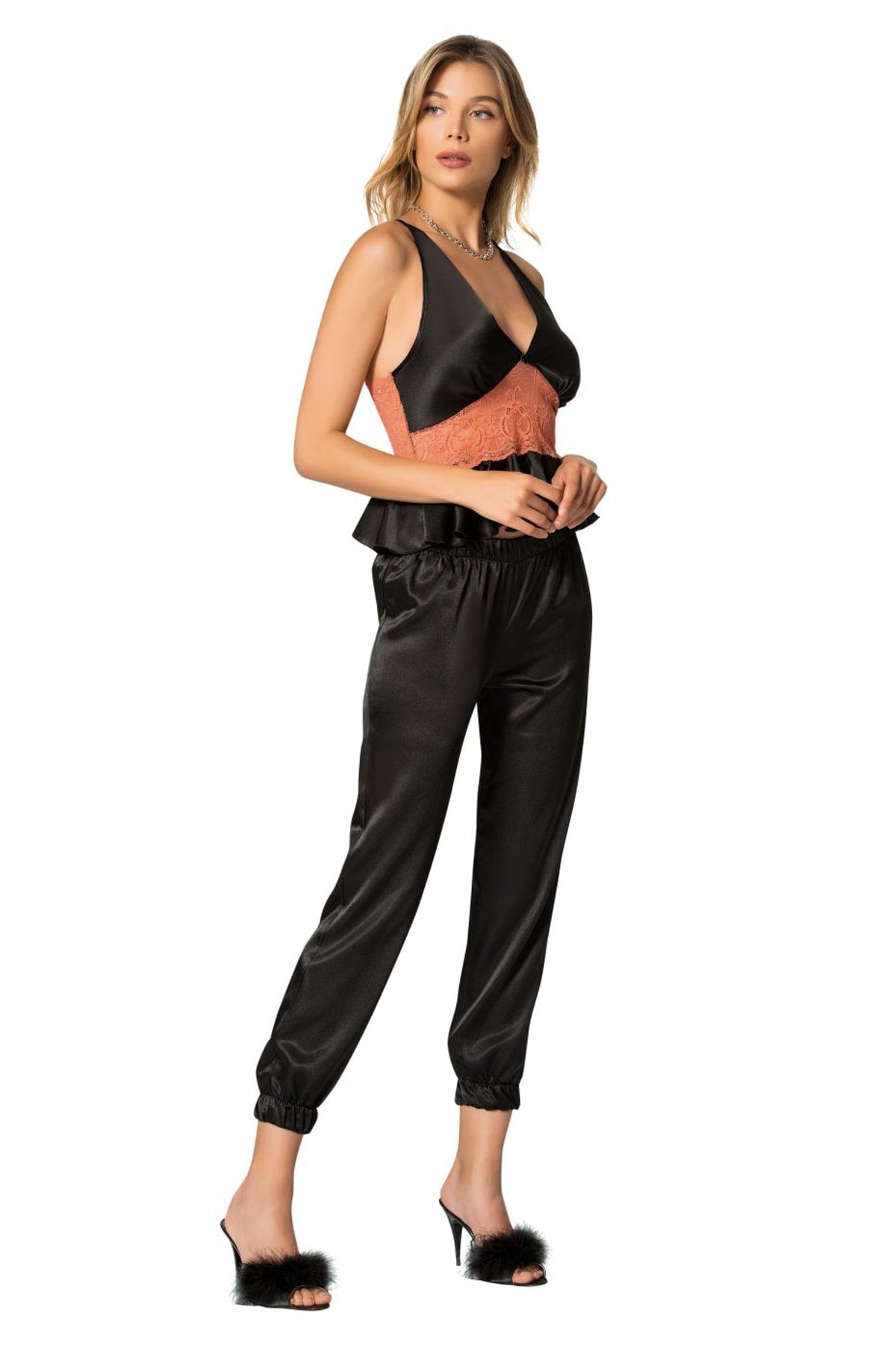 طقم بيجاما Siyah İnci لون أسود