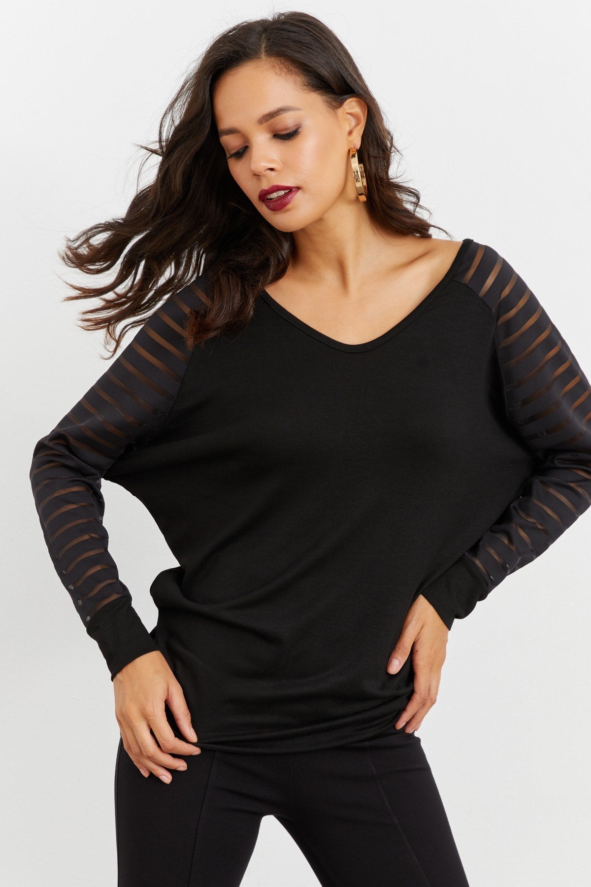 بلوزة Cool & Sexy لون أسود