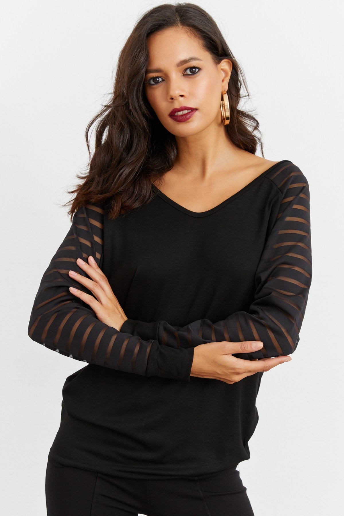 بلوزة Cool & Sexy لون أسود