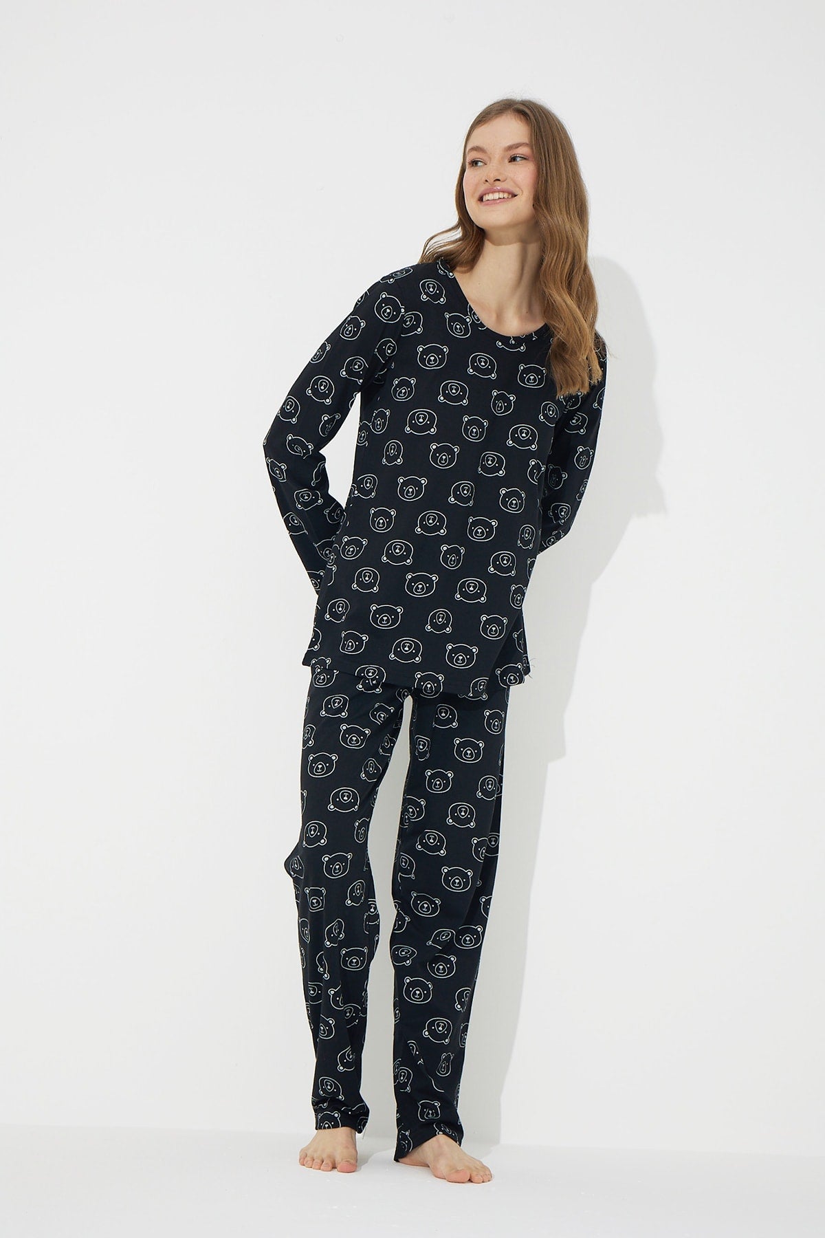 طقم بيجاما Siyah İnci لون أسود