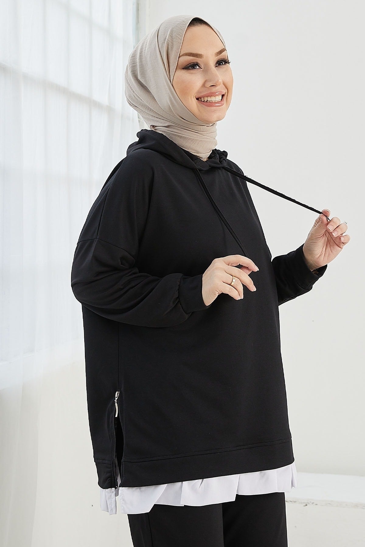 طقم رياضي InStyle لون أسود