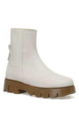 جزمة Nine West لون أبيض