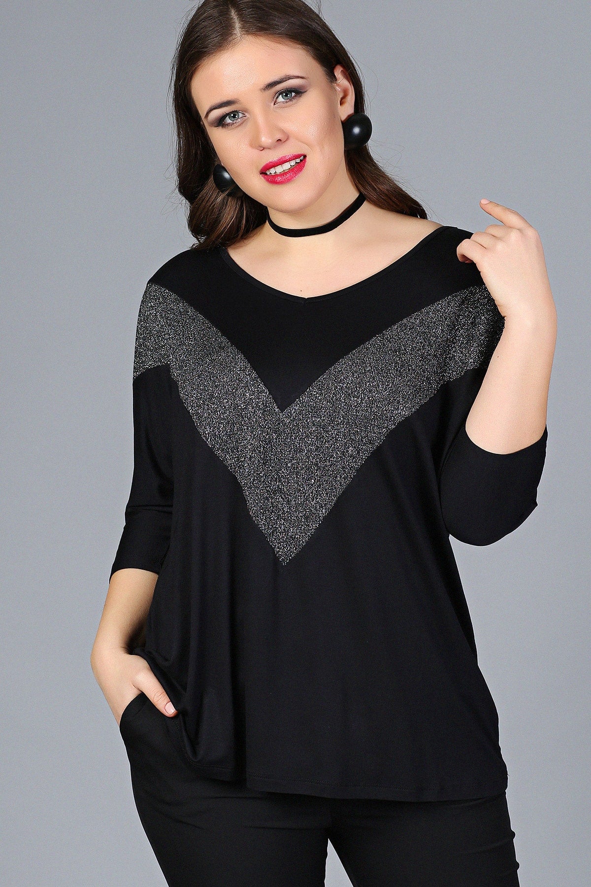 بلوزة Curvy Trend لون أسود